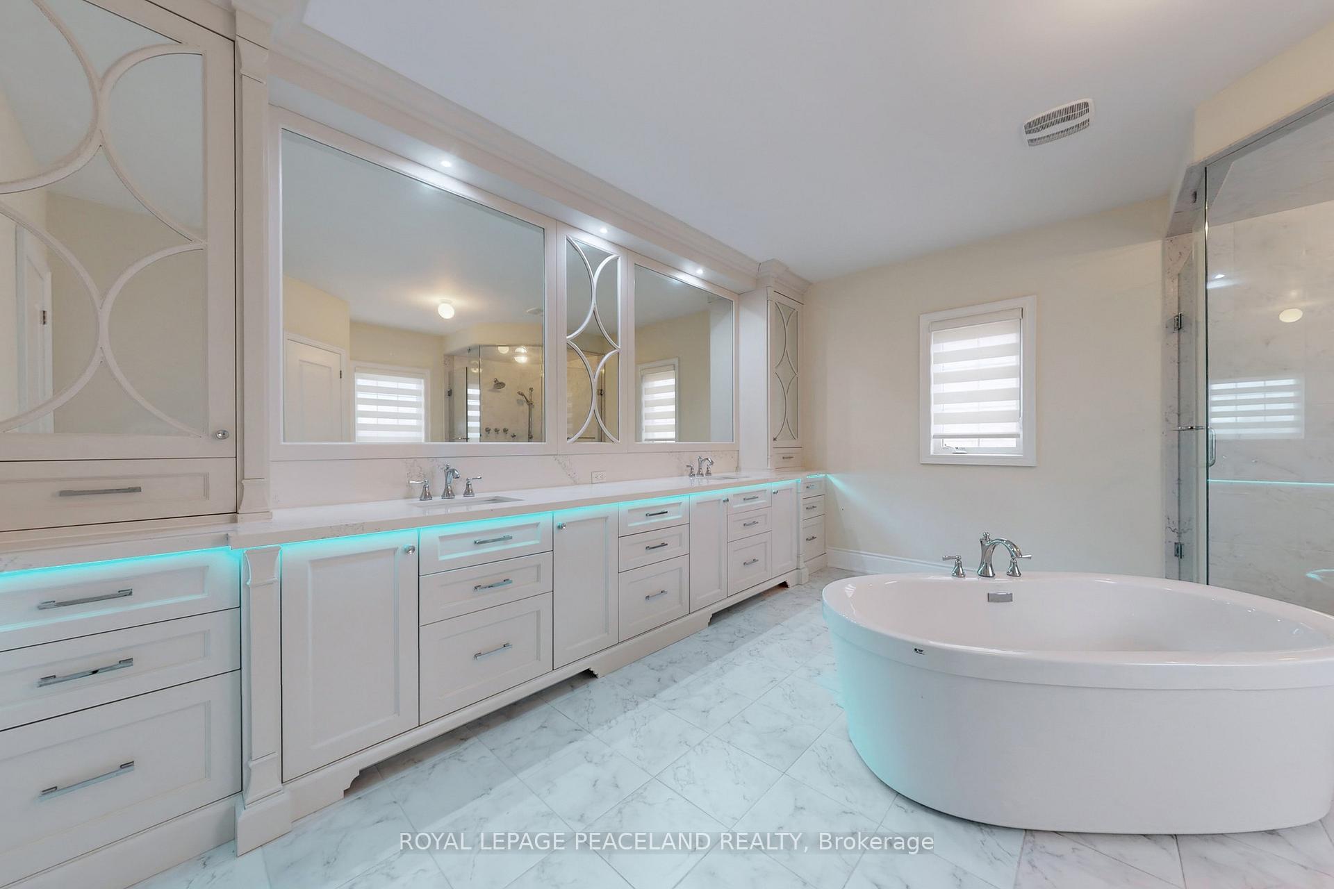 Photo 23 of 20 Rolling Green Court, Vaughan, Kleinburg — HOMEH