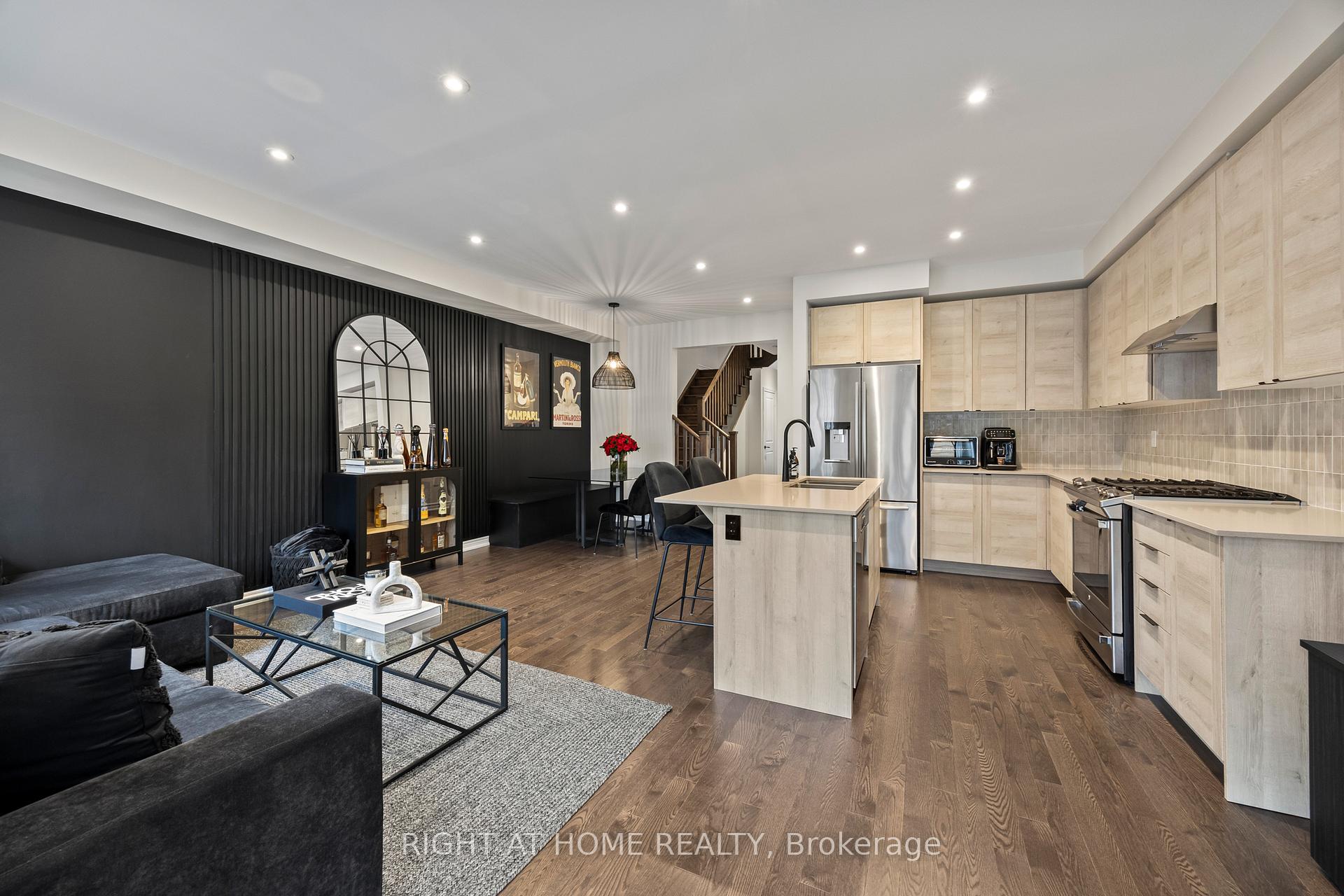 Photo 9 of 59 Ghent Drive, Vaughan, Kleinburg — HOMEH