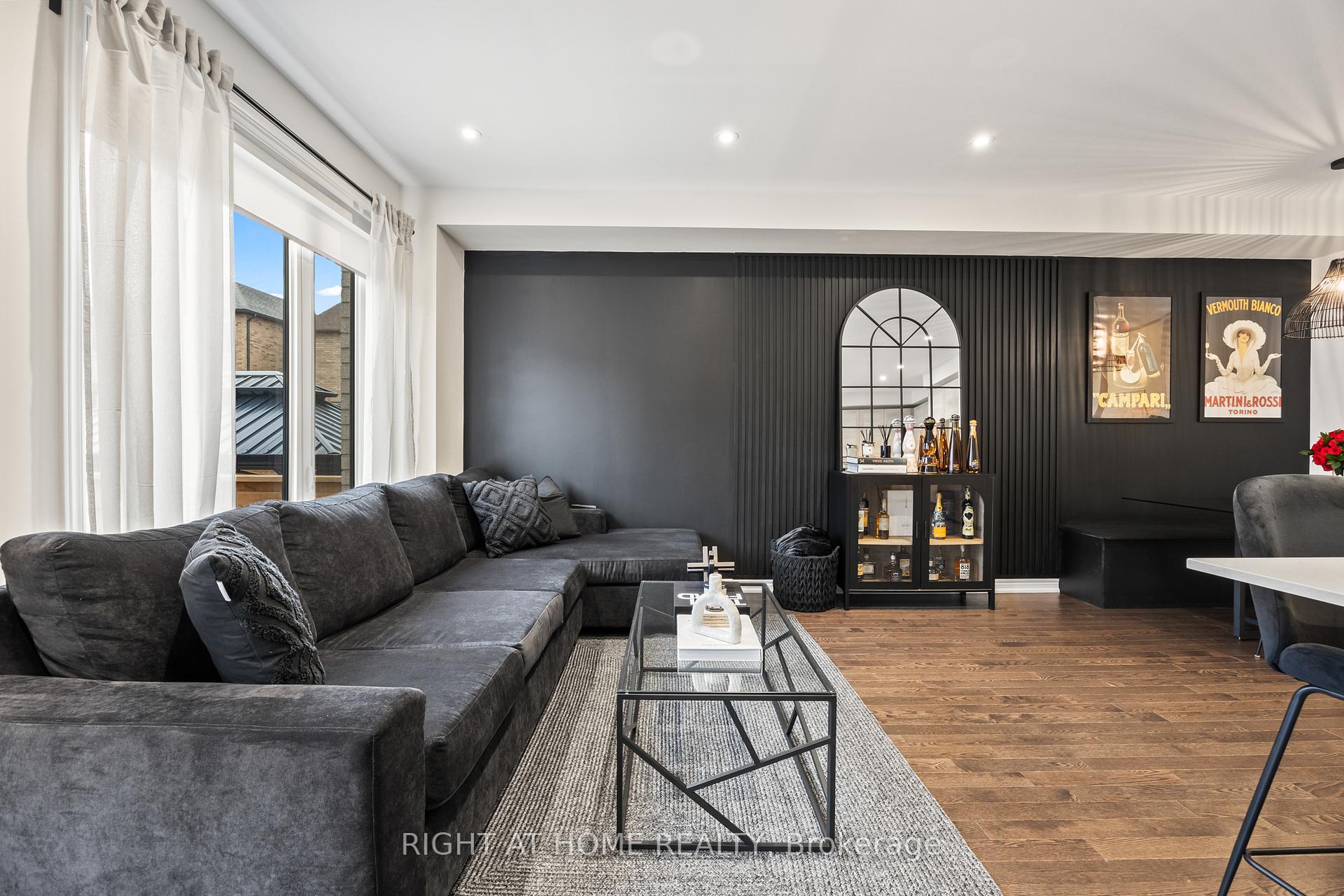 Photo 10 of 59 Ghent Drive, Vaughan, Kleinburg — HOMEH