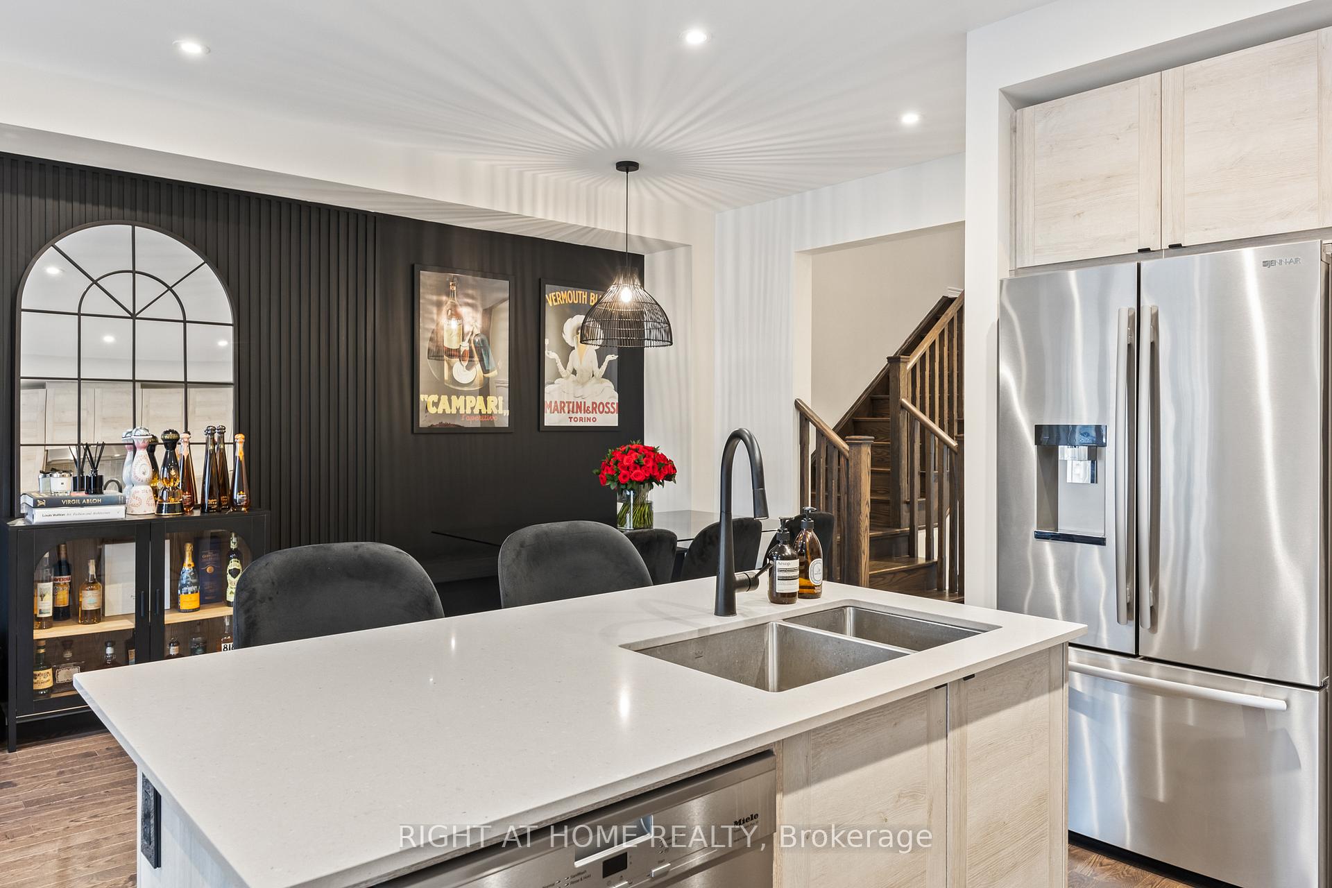 Photo 8 of 59 Ghent Drive, Vaughan, Kleinburg — HOMEH