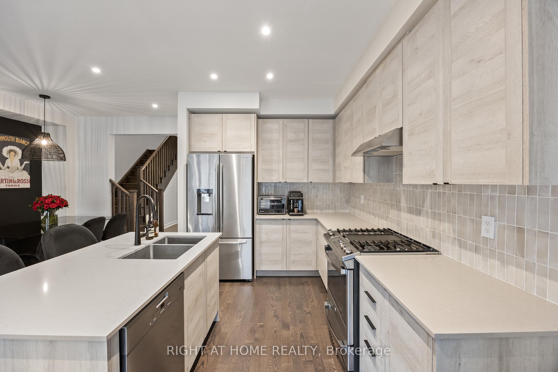 Photo 17 of 59 Ghent Drive, Vaughan, Kleinburg — HOMEH
