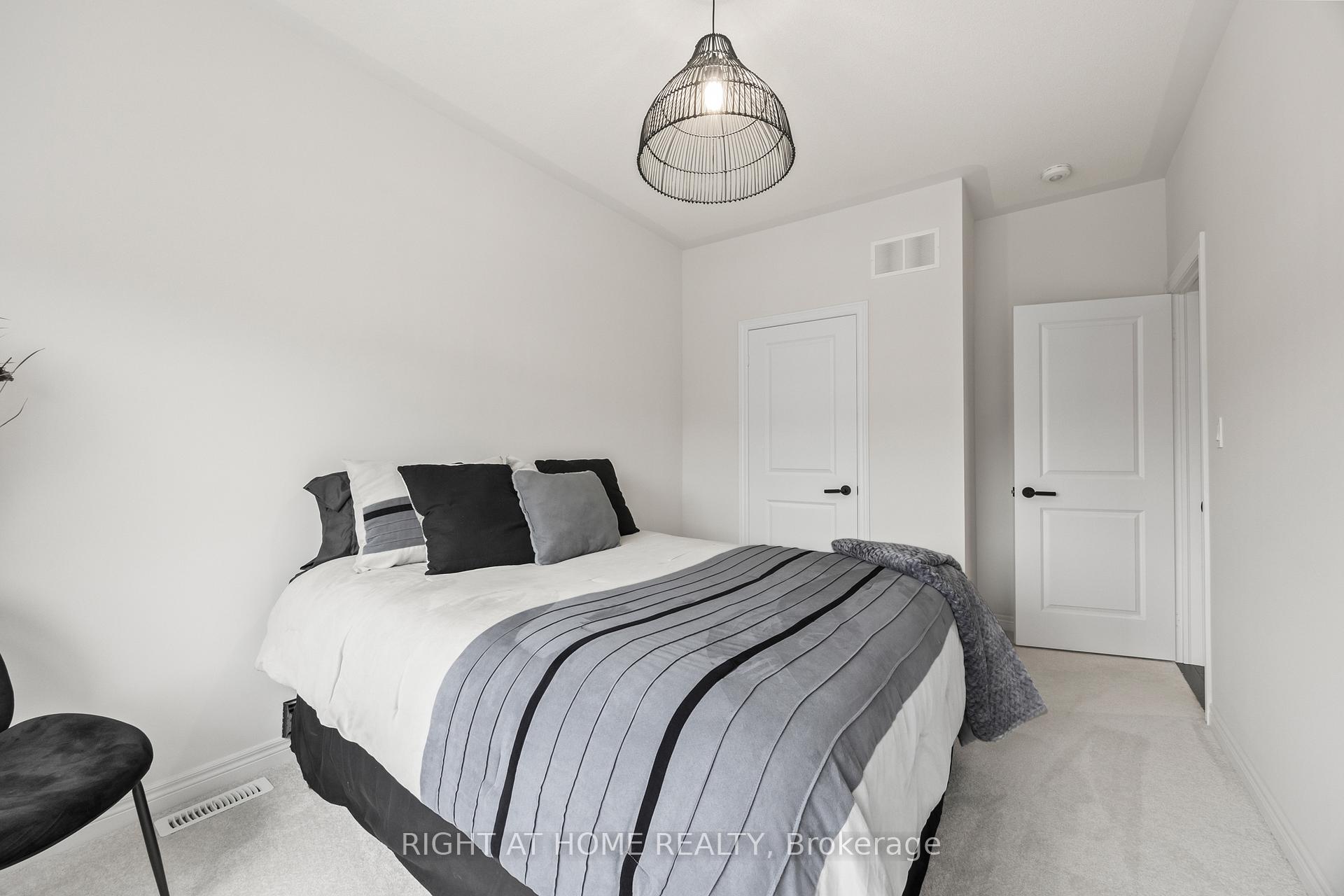 Photo 18 of 59 Ghent Drive, Vaughan, Kleinburg — HOMEH