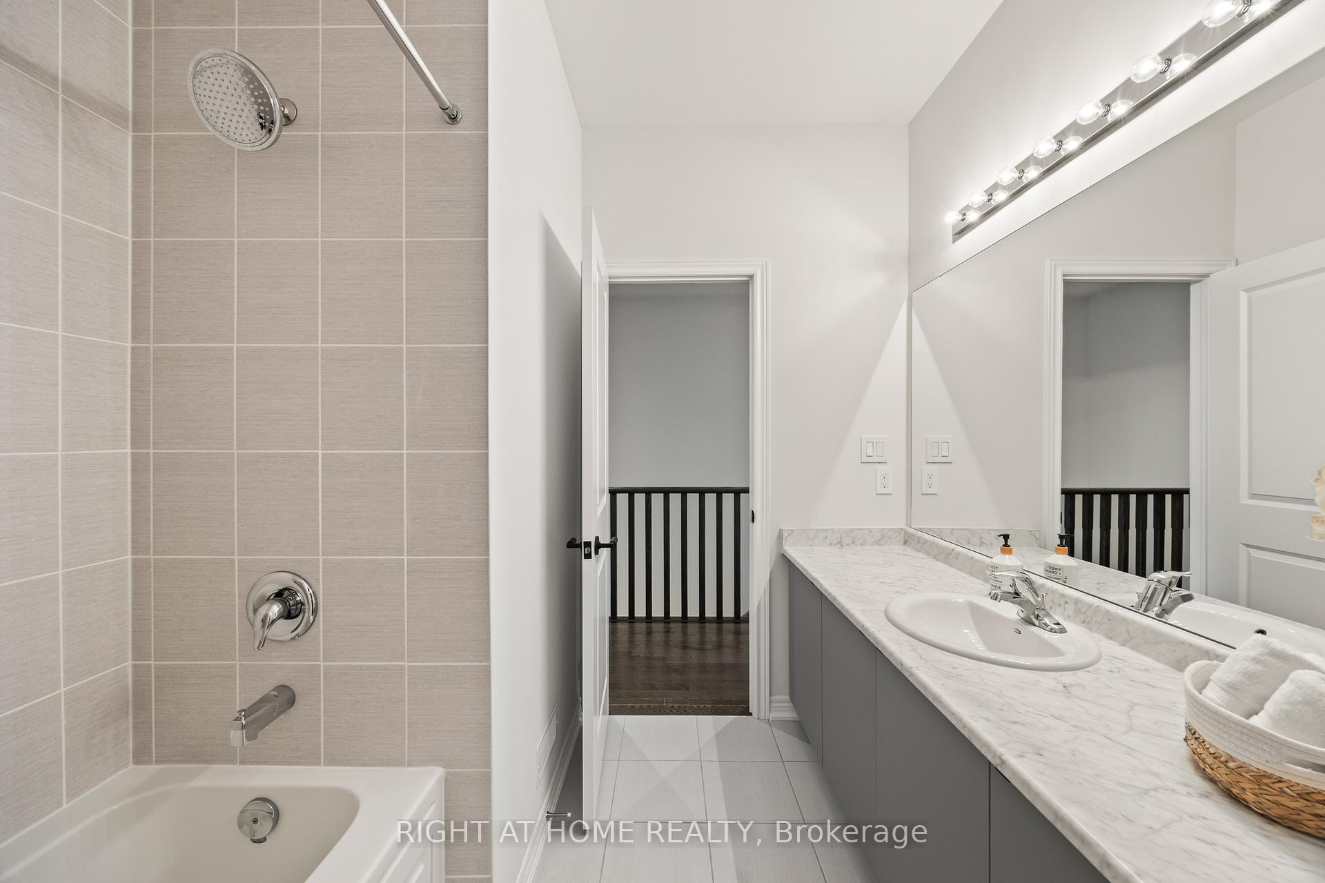 Photo 25 of 59 Ghent Drive, Vaughan, Kleinburg — HOMEH