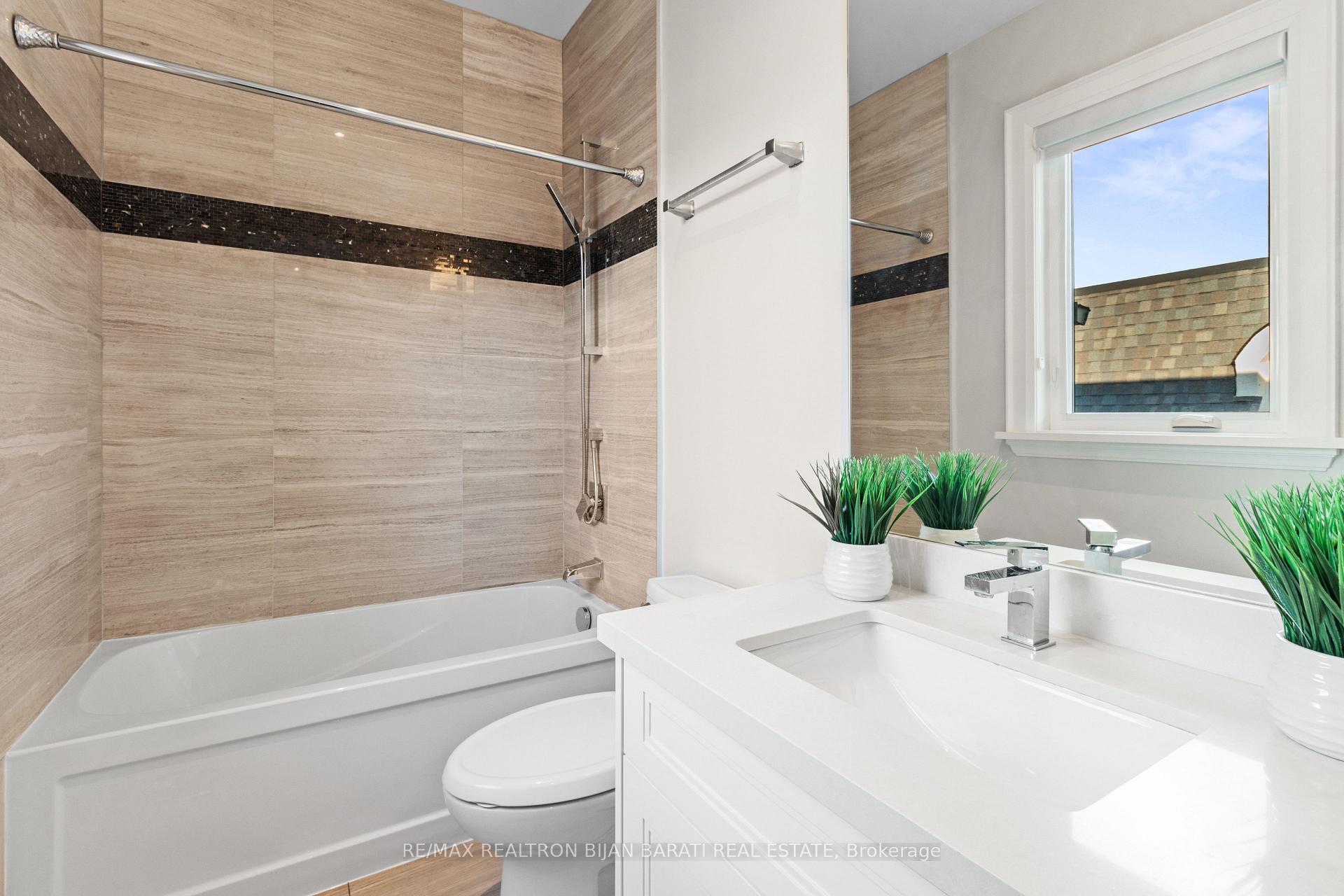 Photo 34 of 61 Meadowview Avenue, Markham, Grandview — HOMEH