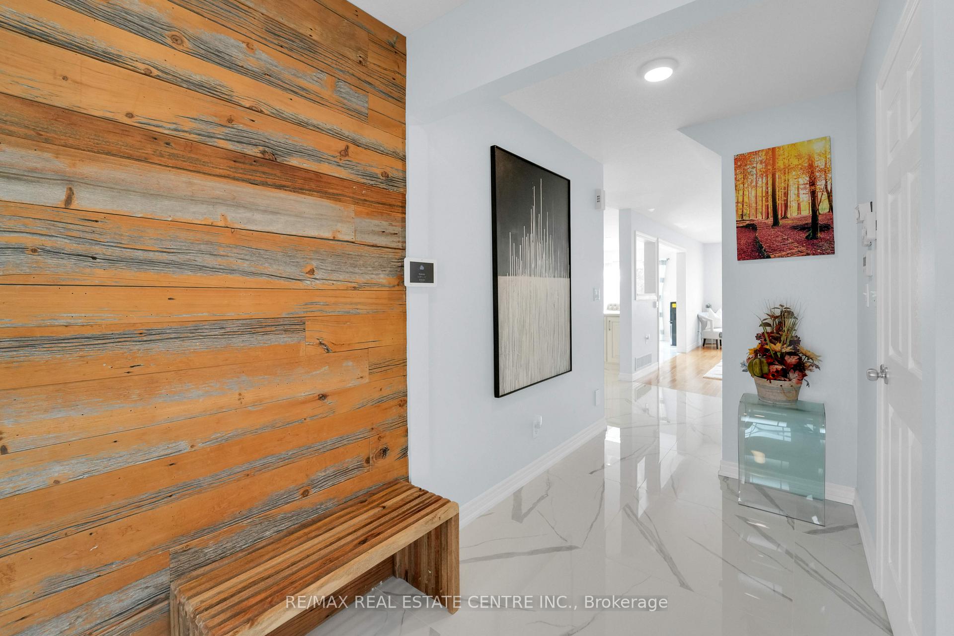 Photo 24 of 557 St Moritz Avenue, Waterloo — HOMEH