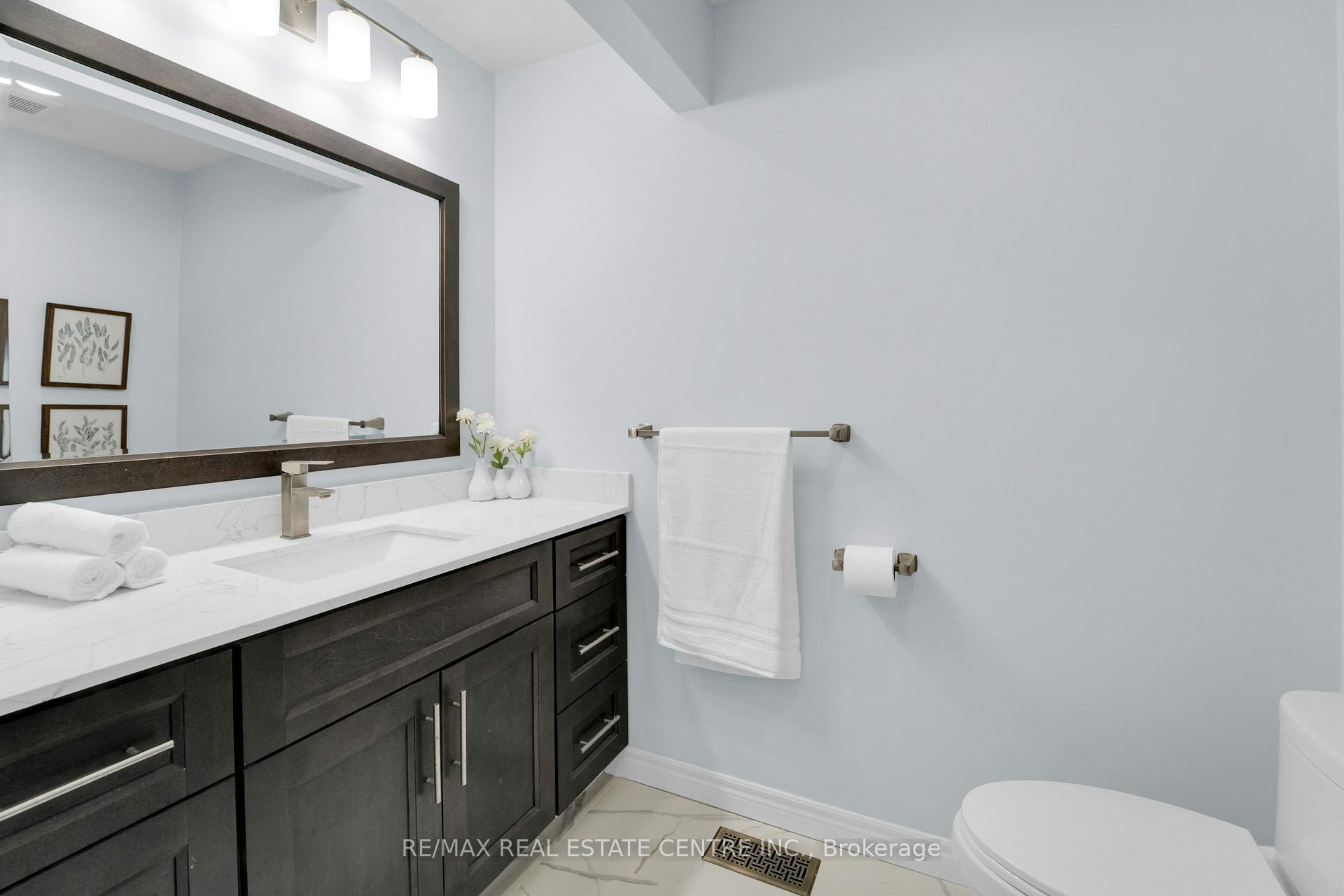 Photo 3 of 557 St Moritz Avenue, Waterloo — HOMEH