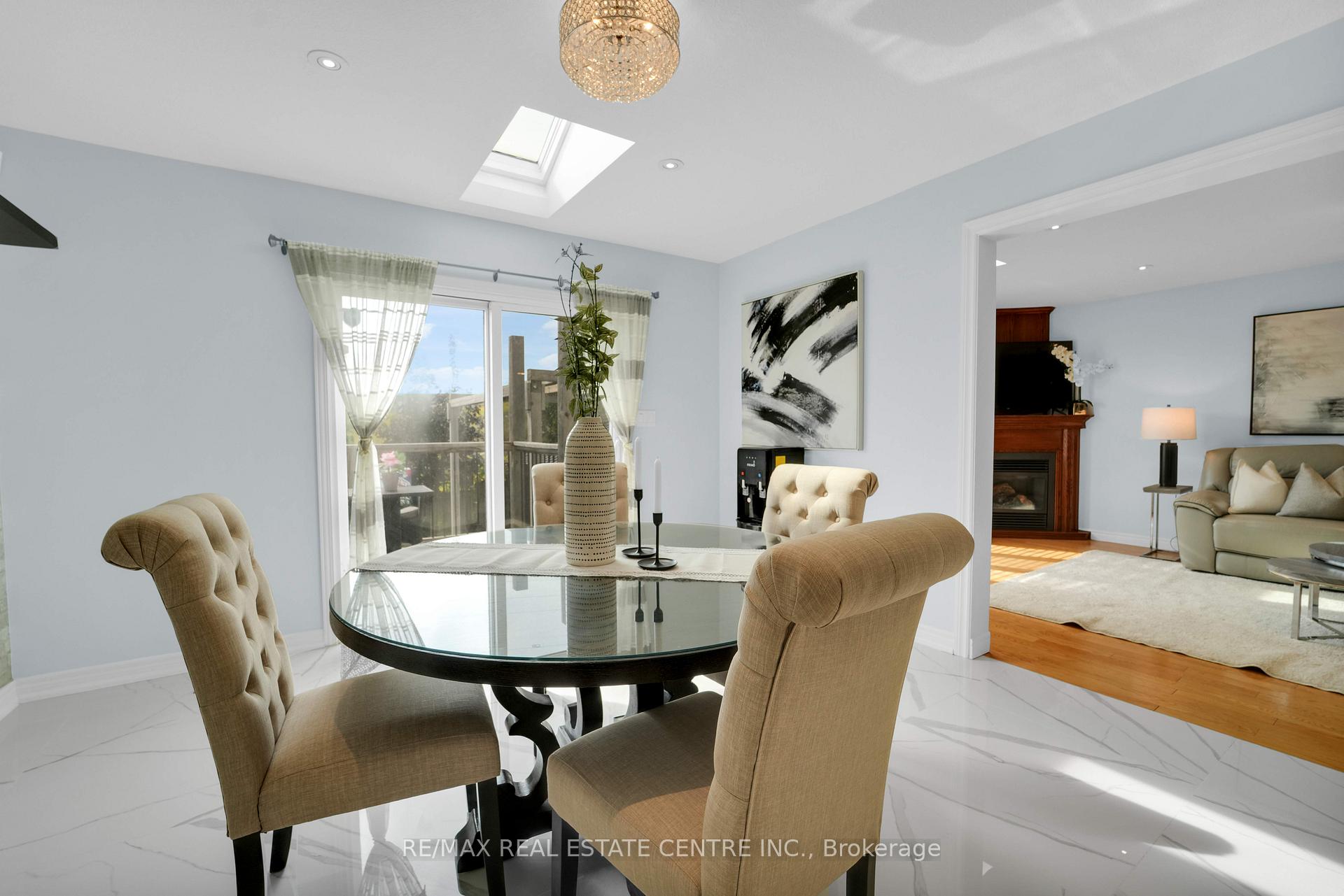 Photo 7 of 557 St Moritz Avenue, Waterloo — HOMEH