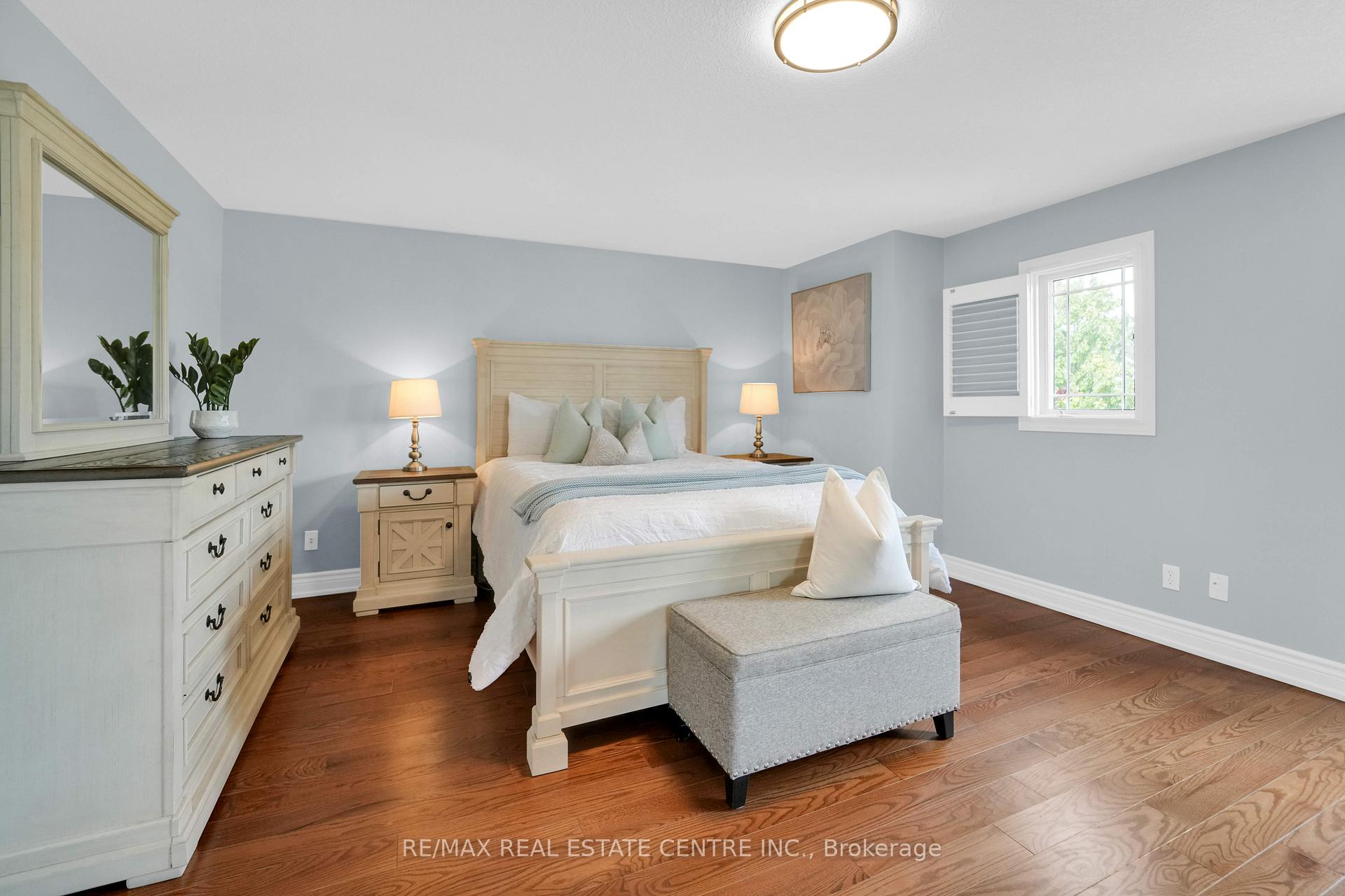 Photo 5 of 557 St Moritz Avenue, Waterloo — HOMEH