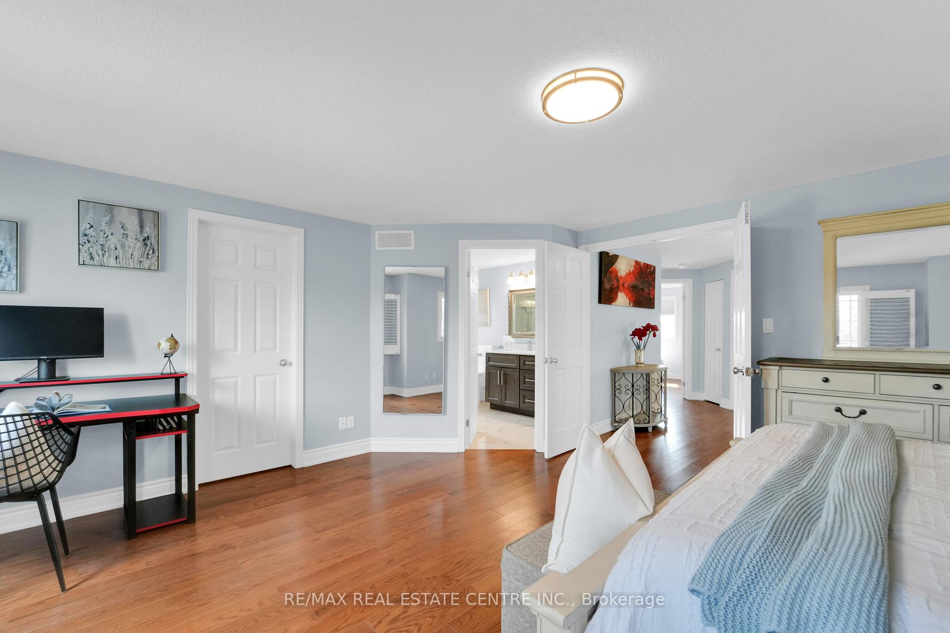 Photo 34 of 557 St Moritz Avenue, Waterloo — HOMEH