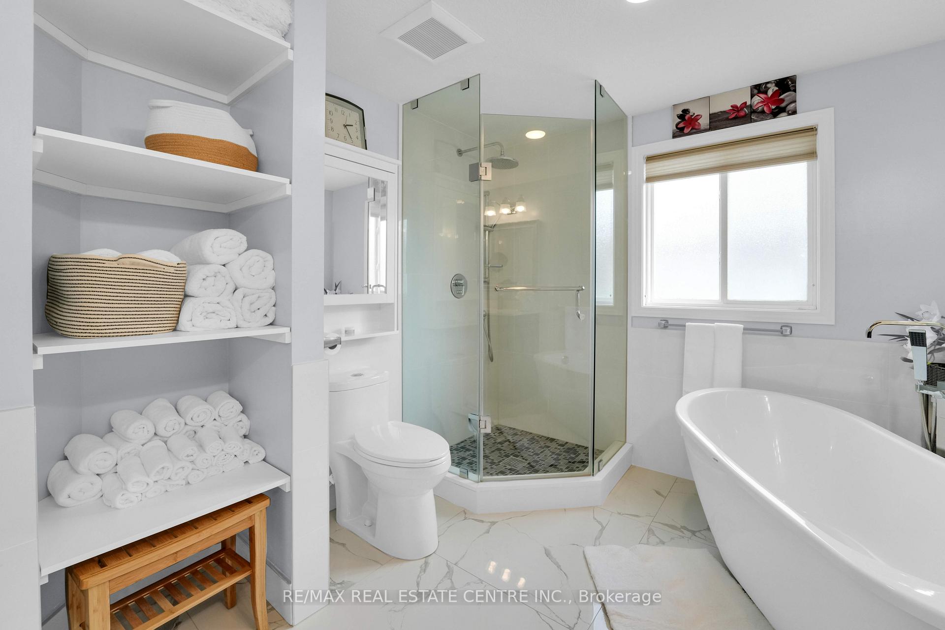Photo 20 of 557 St Moritz Avenue, Waterloo — HOMEH