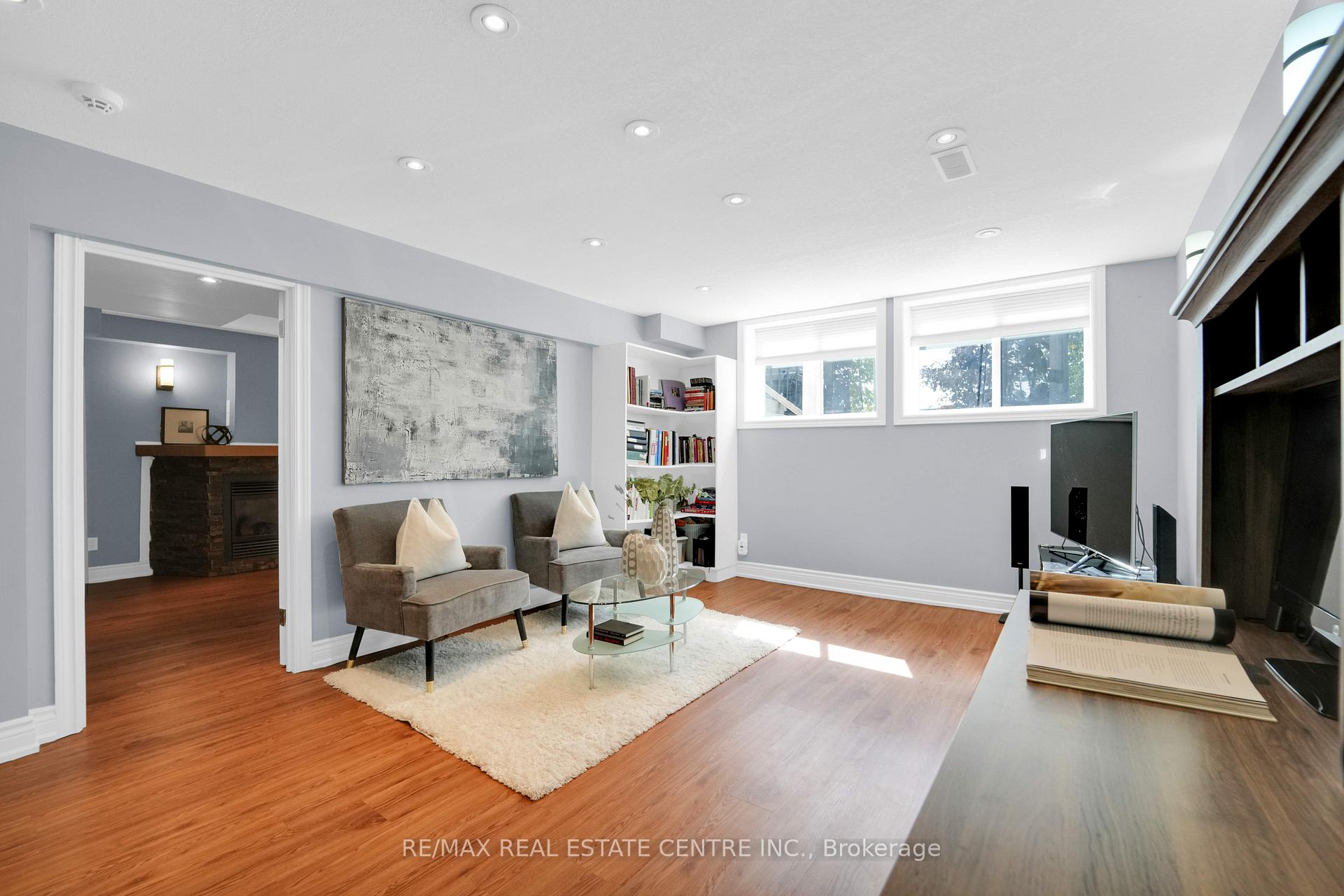Photo 25 of 557 St Moritz Avenue, Waterloo — HOMEH