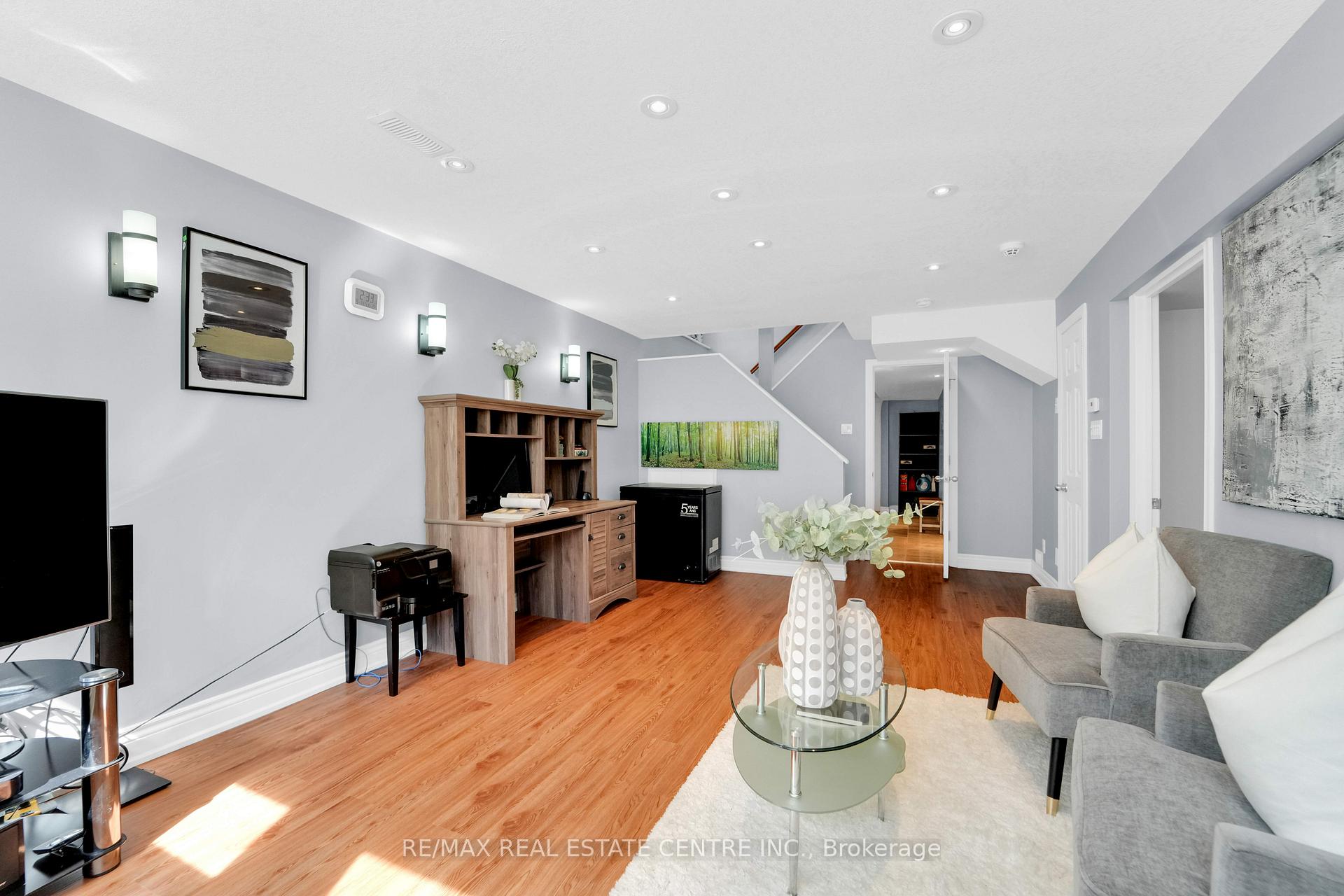 Photo 14 of 557 St Moritz Avenue, Waterloo — HOMEH