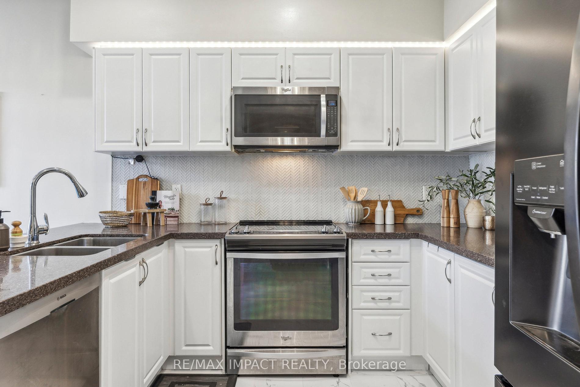 Photo 5 of 7 McDONALD Crescent, Clarington, Newcastle — HOMEH