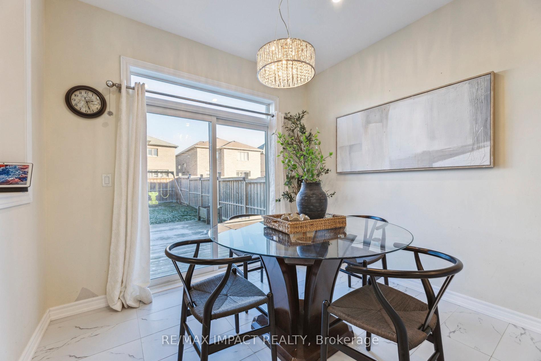 Photo 12 of 7 McDONALD Crescent, Clarington, Newcastle — HOMEH