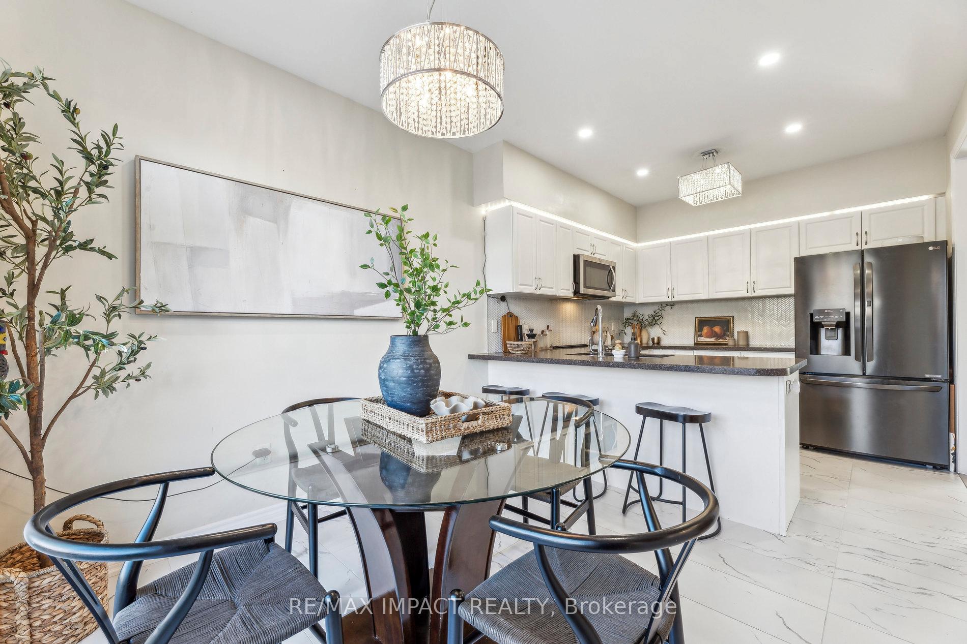 Photo 3 of 7 McDONALD Crescent, Clarington, Newcastle — HOMEH