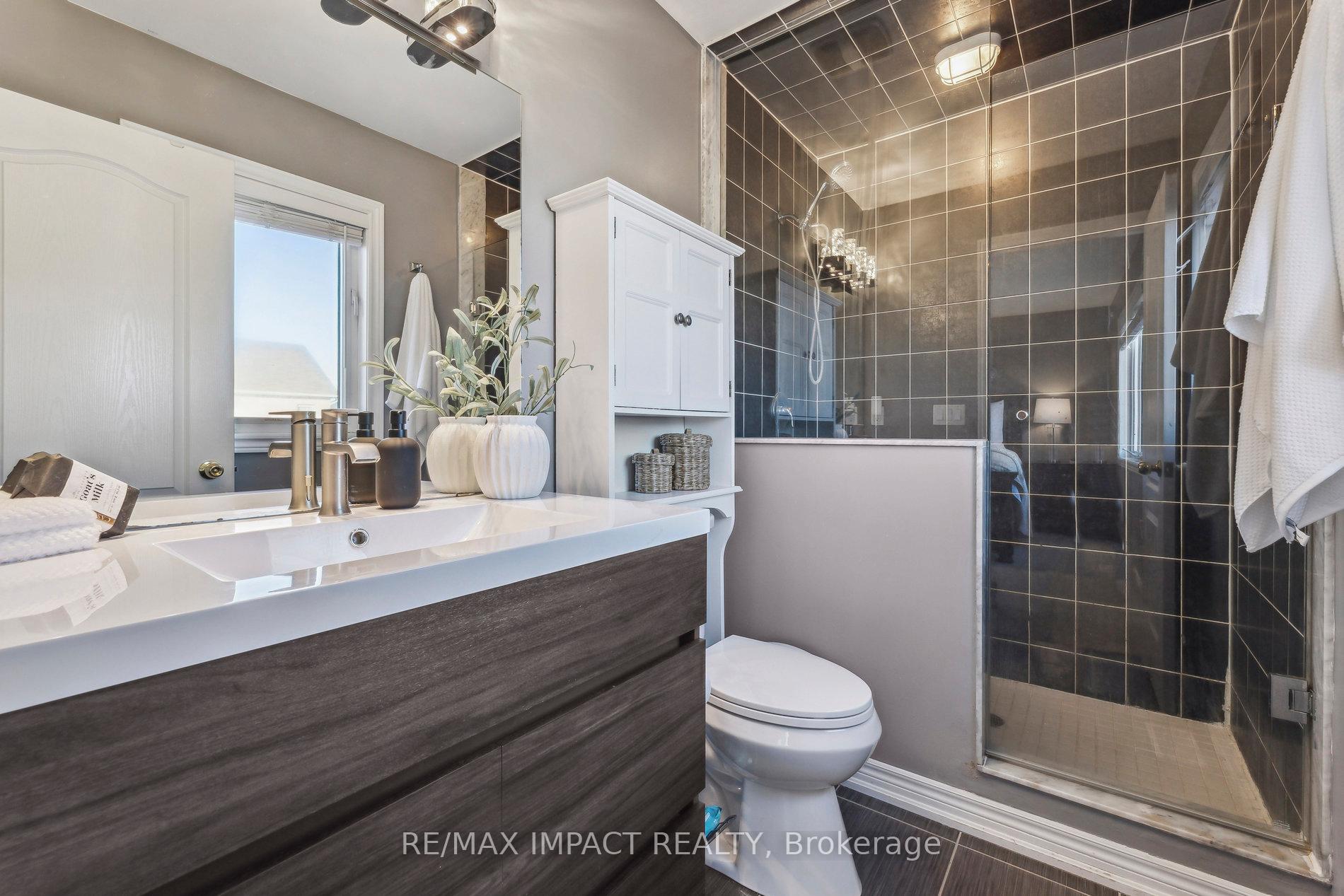 Photo 18 of 7 McDONALD Crescent, Clarington, Newcastle — HOMEH