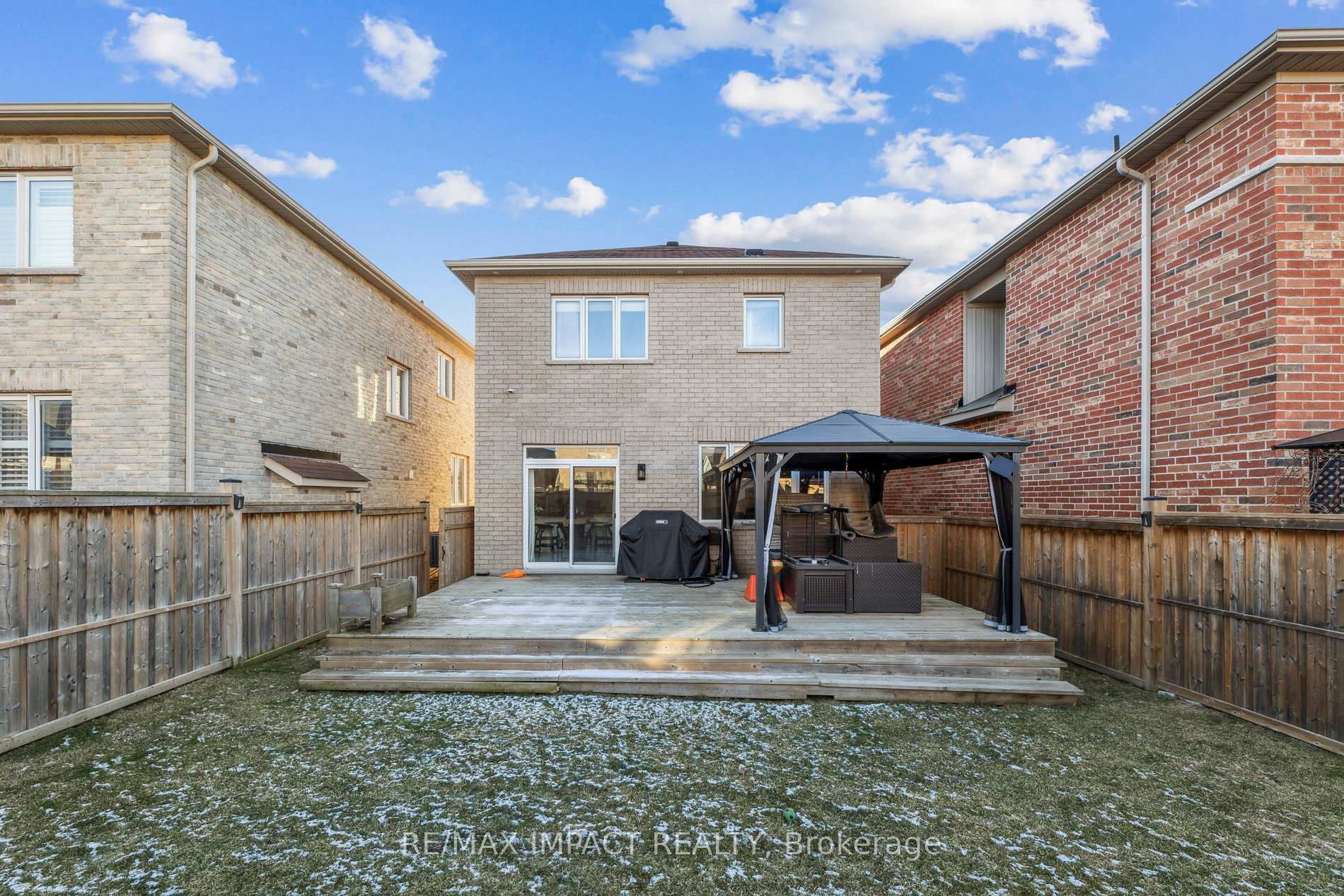 Photo 11 of 7 McDONALD Crescent, Clarington, Newcastle — HOMEH