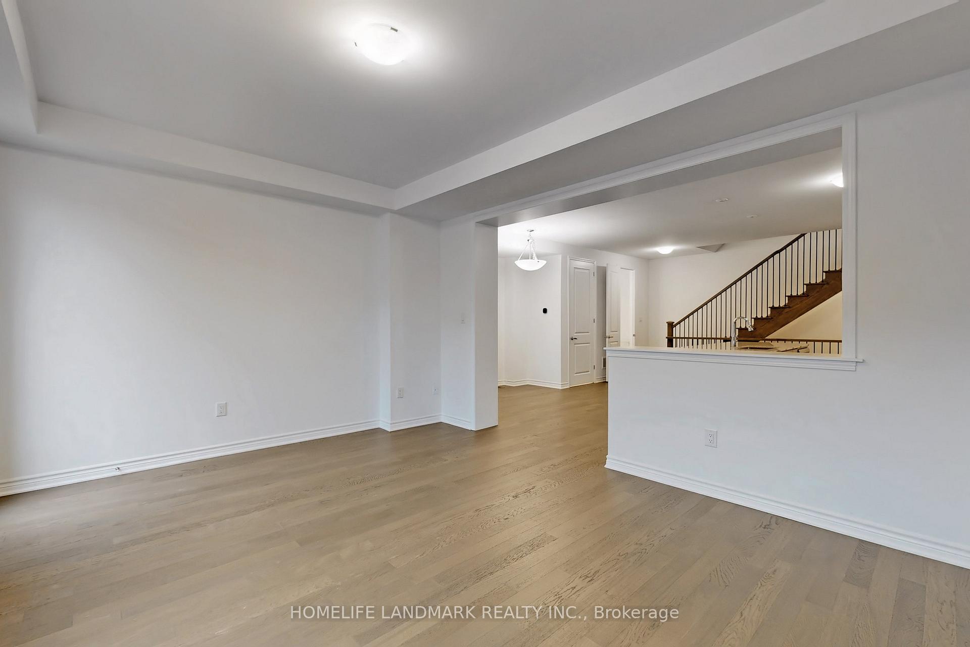 Photo 3 of 15 Avani Avenue, Markham, Victoria Square — HOMEH