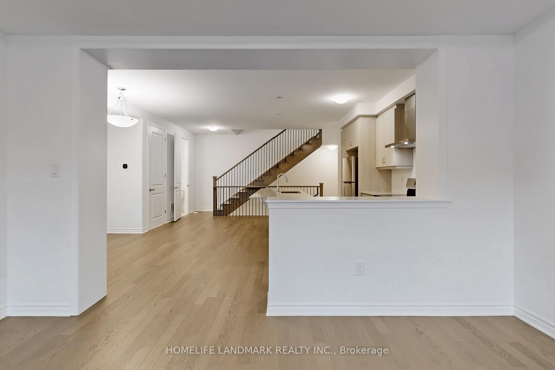 Photo 4 of 15 Avani Avenue, Markham, Victoria Square — HOMEH