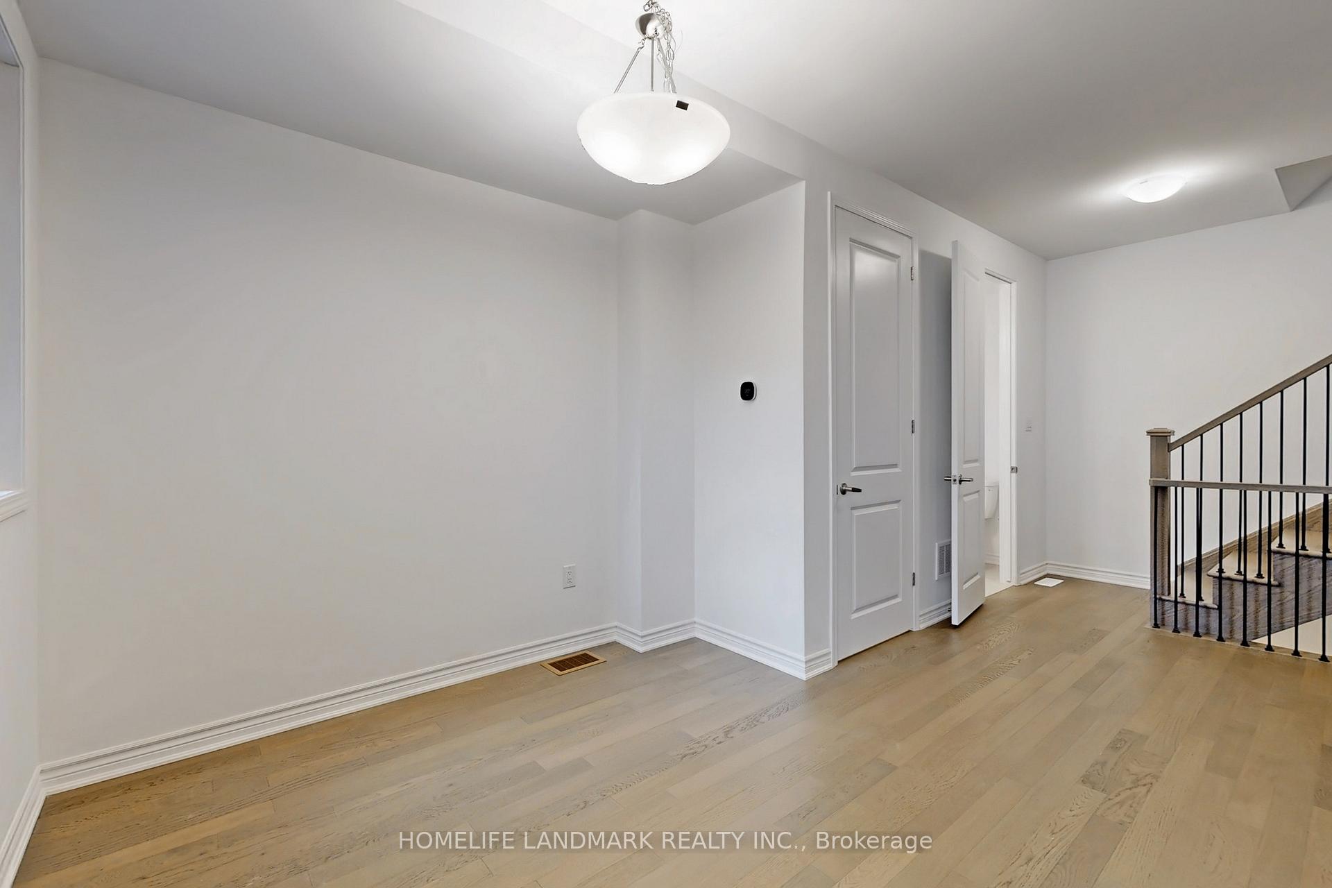 Photo 6 of 15 Avani Avenue, Markham, Victoria Square — HOMEH