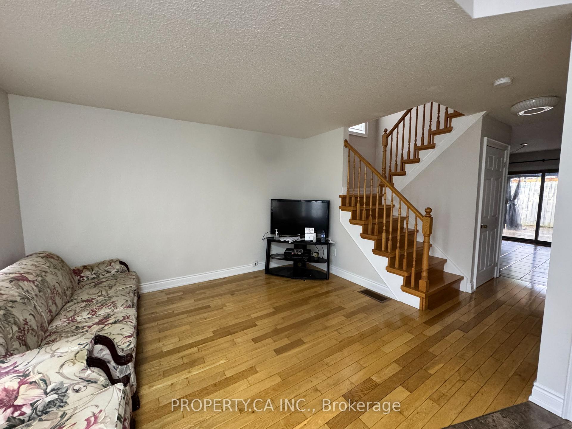 Photo 2 of 47 Queen Street N, Thorold, Thorold Downtown — HOMEH