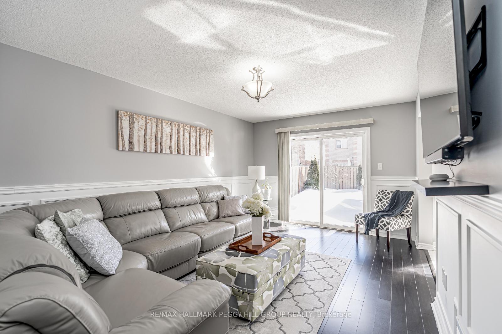 Photo 2 of 21 Claire Drive, Barrie, Painswick South — HOMEH