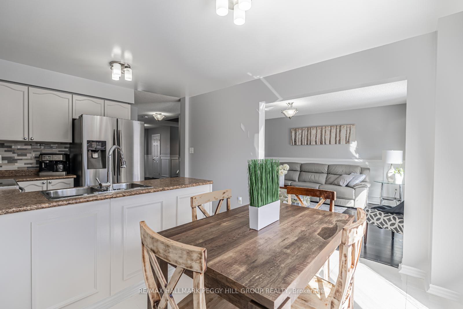 Photo 17 of 21 Claire Drive, Barrie, Painswick South — HOMEH