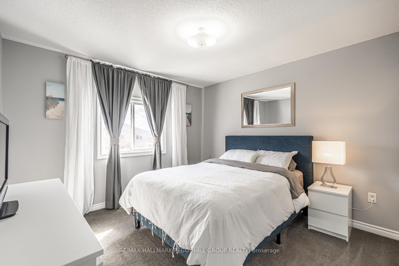 Photo 5 of 21 Claire Drive, Barrie, Painswick South — HOMEH