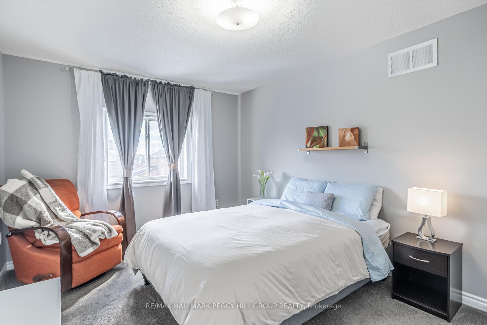 Photo 15 of 21 Claire Drive, Barrie, Painswick South — HOMEH