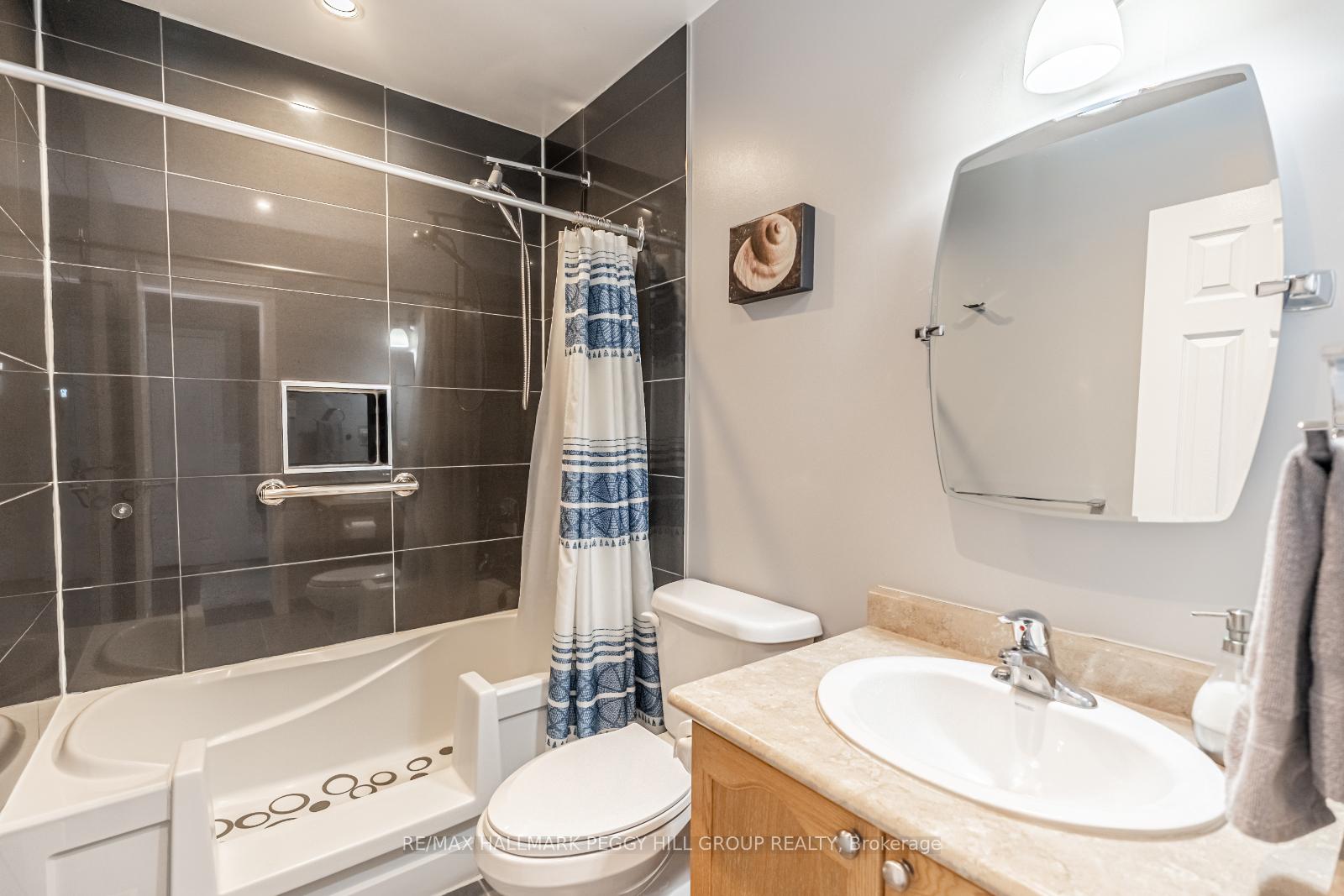 Photo 10 of 21 Claire Drive, Barrie, Painswick South — HOMEH