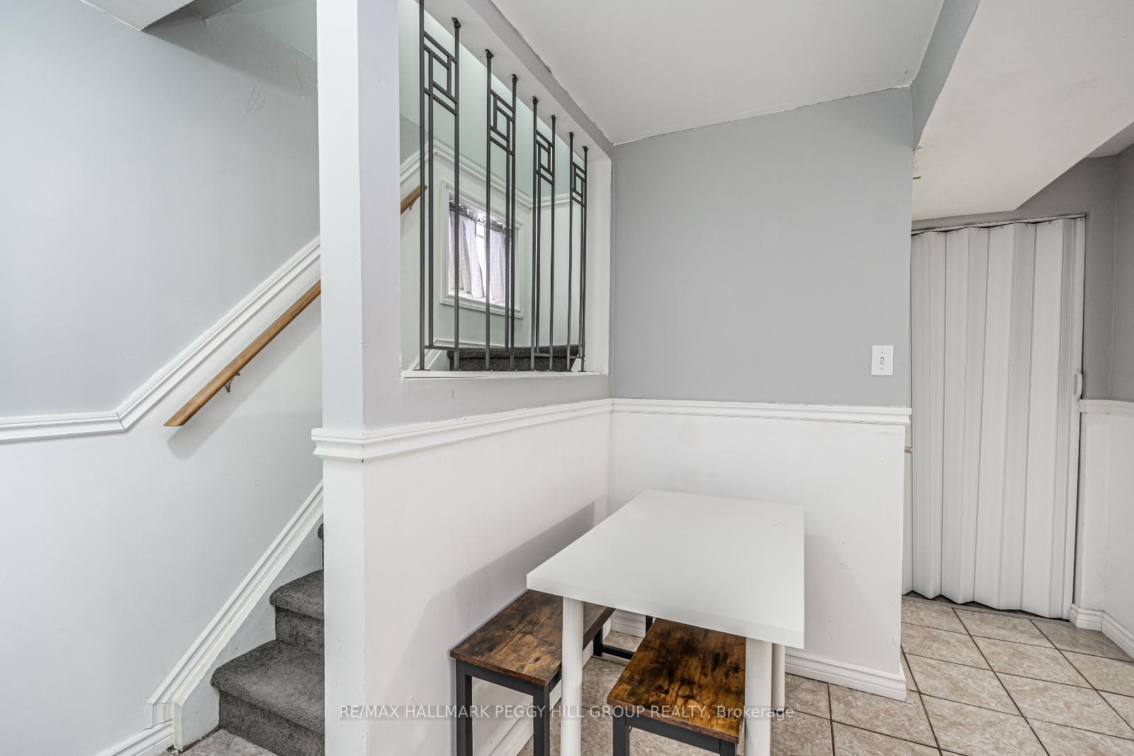 Photo 13 of 21 Claire Drive, Barrie, Painswick South — HOMEH