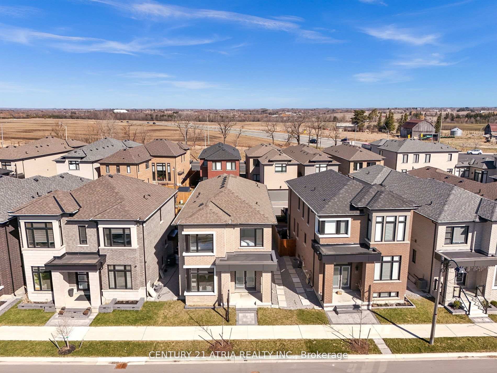 Photo 3 of 10 Sam Priestley Avenue, Markham, Cornell — HOMEH