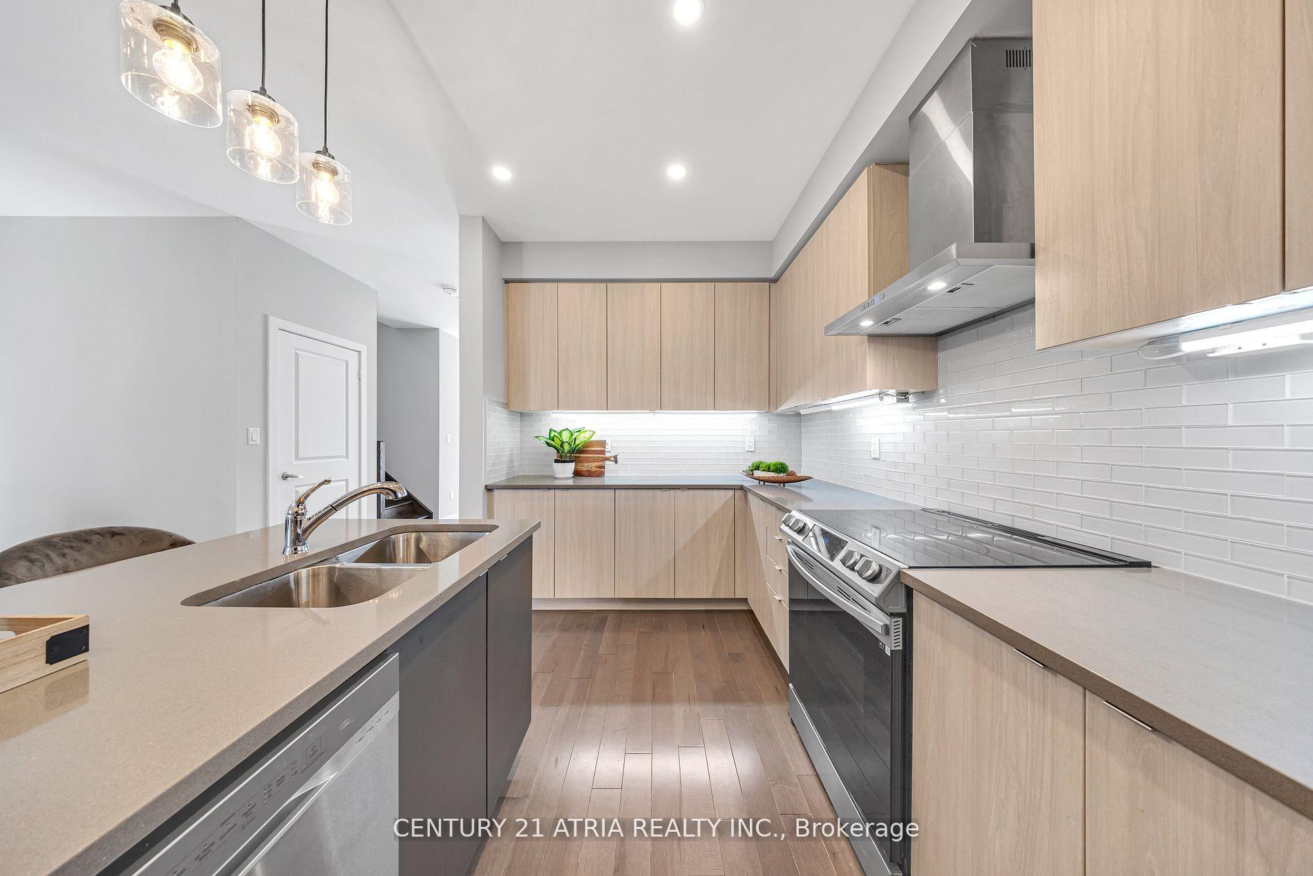 Photo 47 of 10 Sam Priestley Avenue, Markham, Cornell — HOMEH