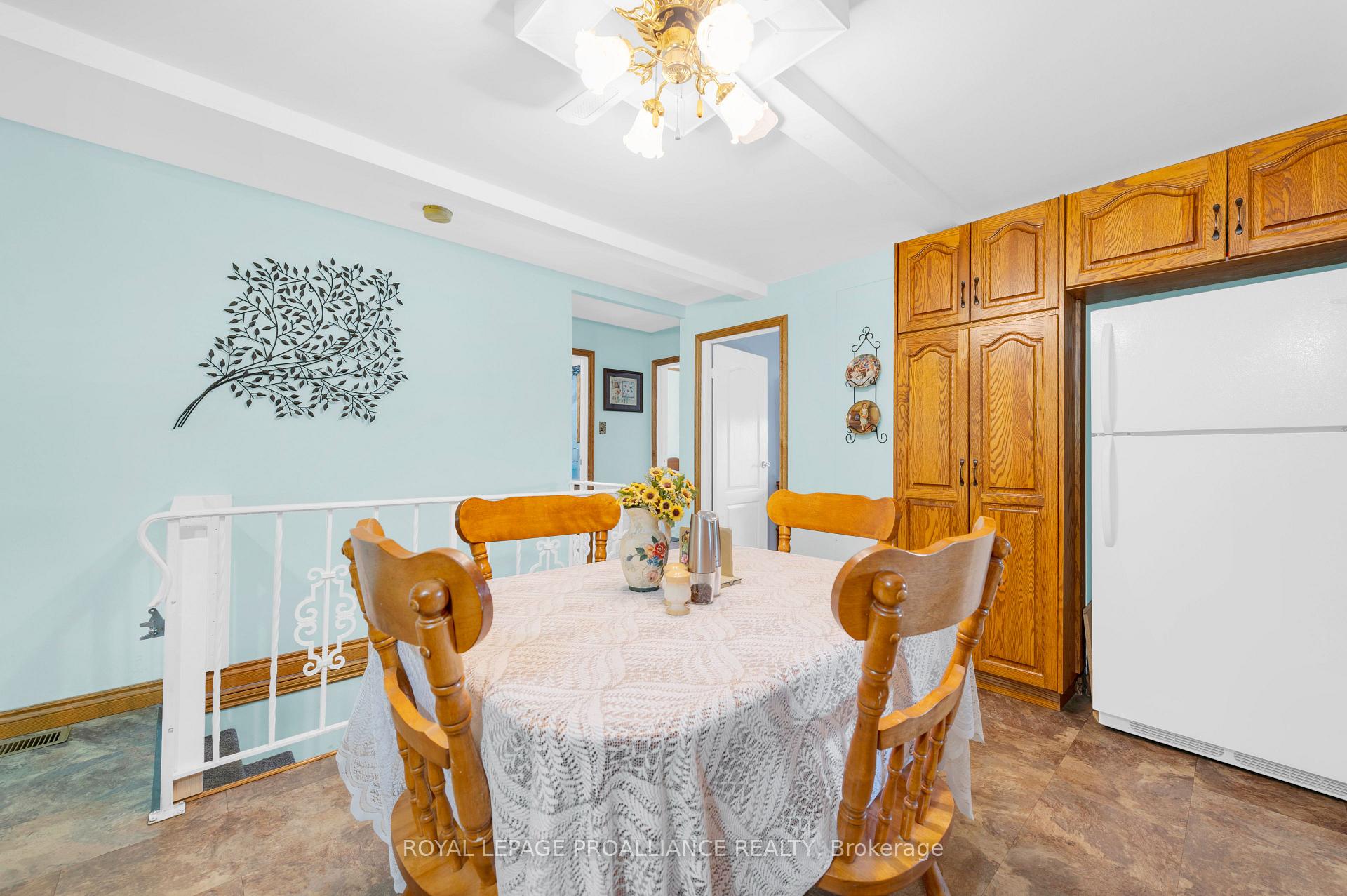Photo 4 of 103 Marshall Road, Belleville, Belleville Ward — HOMEH