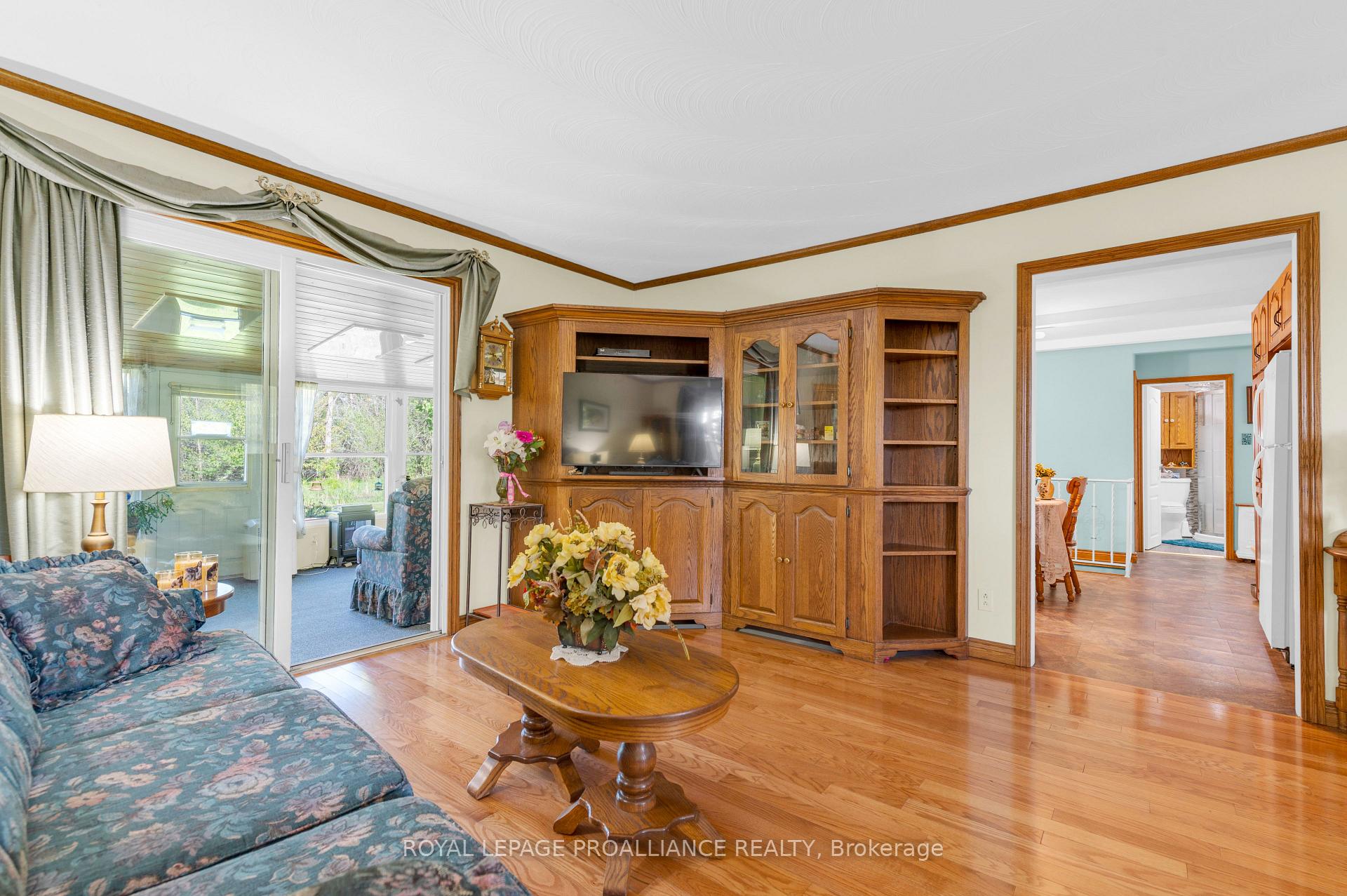 Photo 16 of 103 Marshall Road, Belleville, Belleville Ward — HOMEH