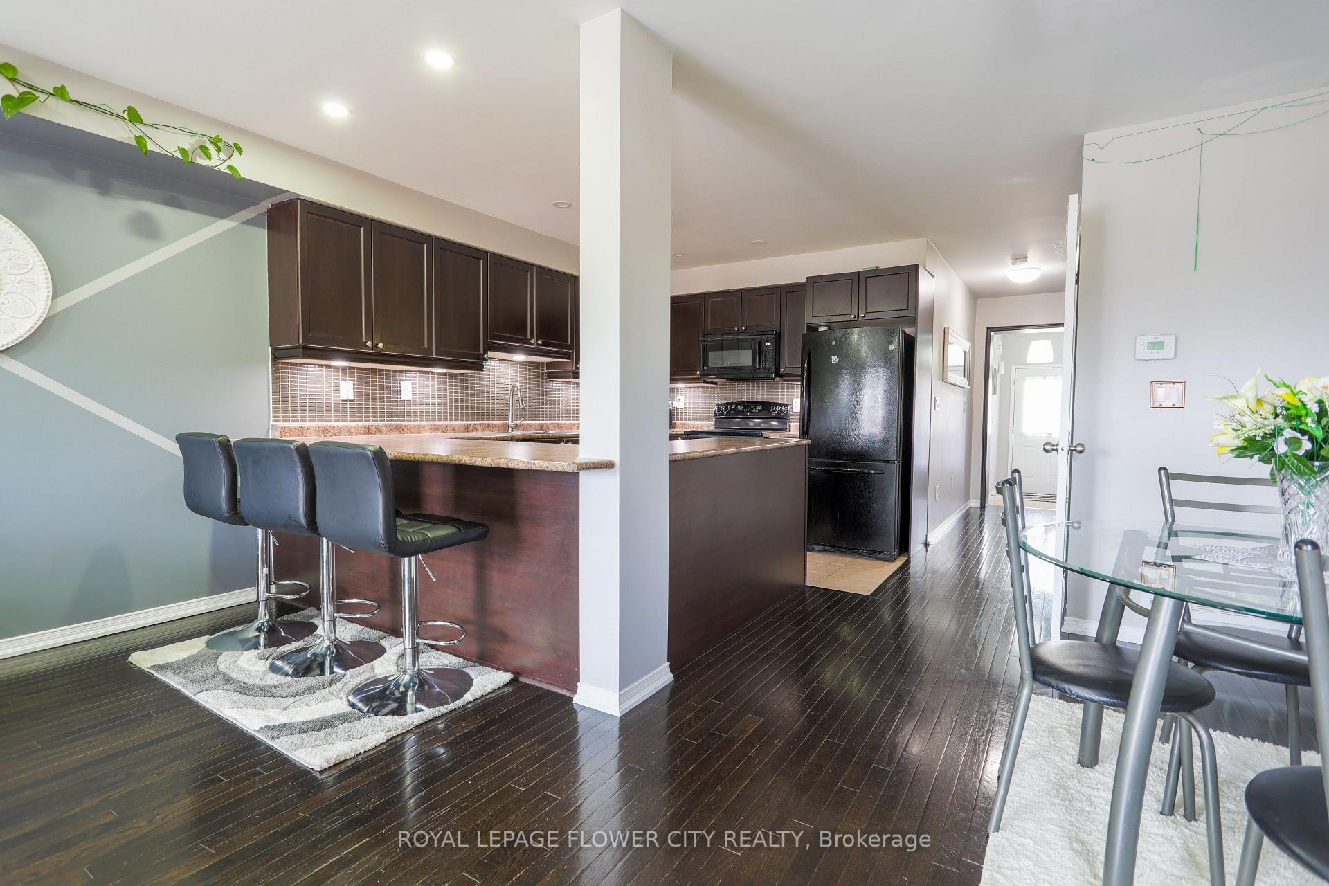 Photo 6 of 42 Lander Crescent N, Clarington, Bowmanville — HOMEH