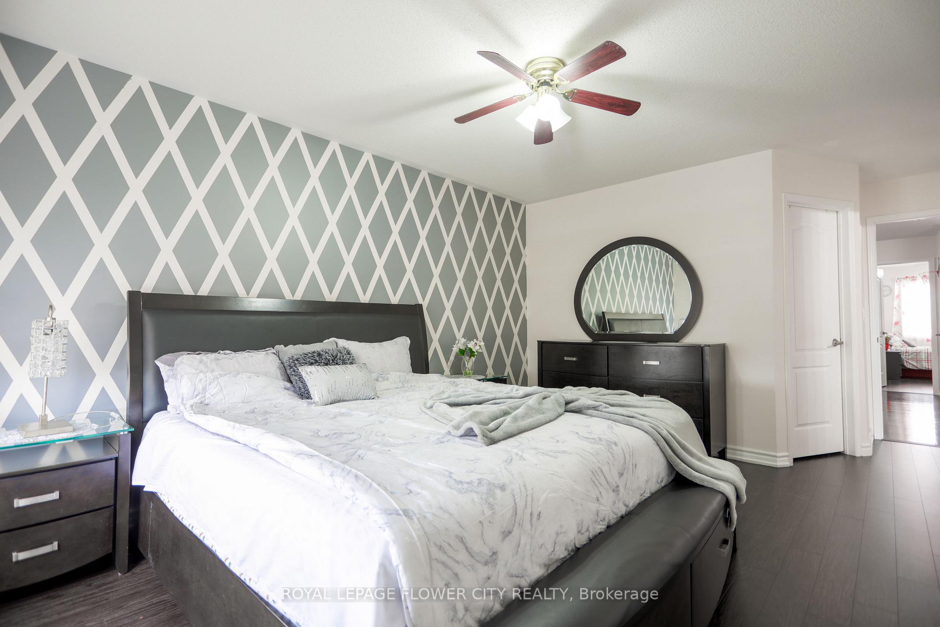 Photo 16 of 42 Lander Crescent N, Clarington, Bowmanville — HOMEH