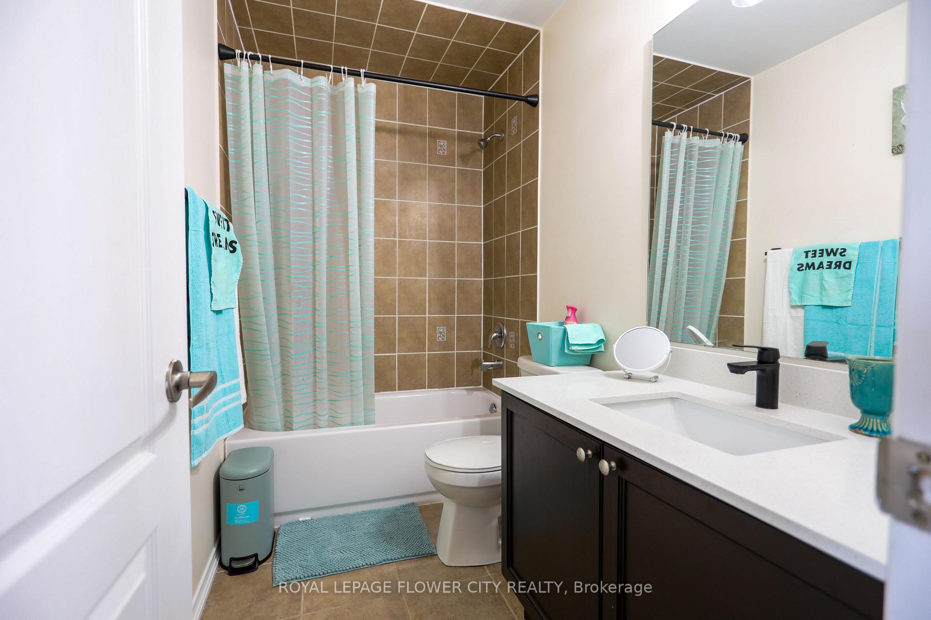 Photo 13 of 42 Lander Crescent N, Clarington, Bowmanville — HOMEH