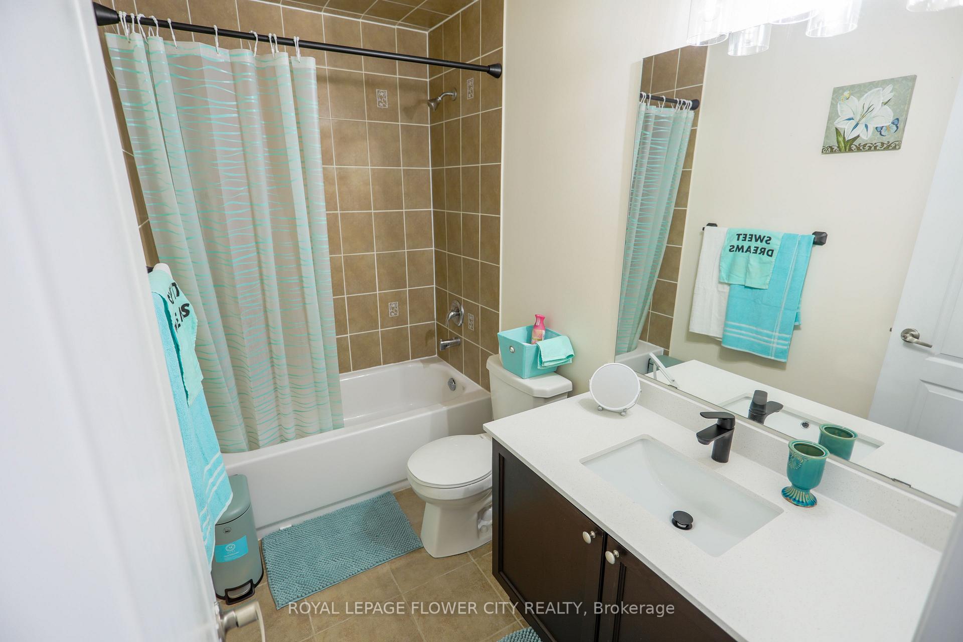 Photo 17 of 42 Lander Crescent N, Clarington, Bowmanville — HOMEH