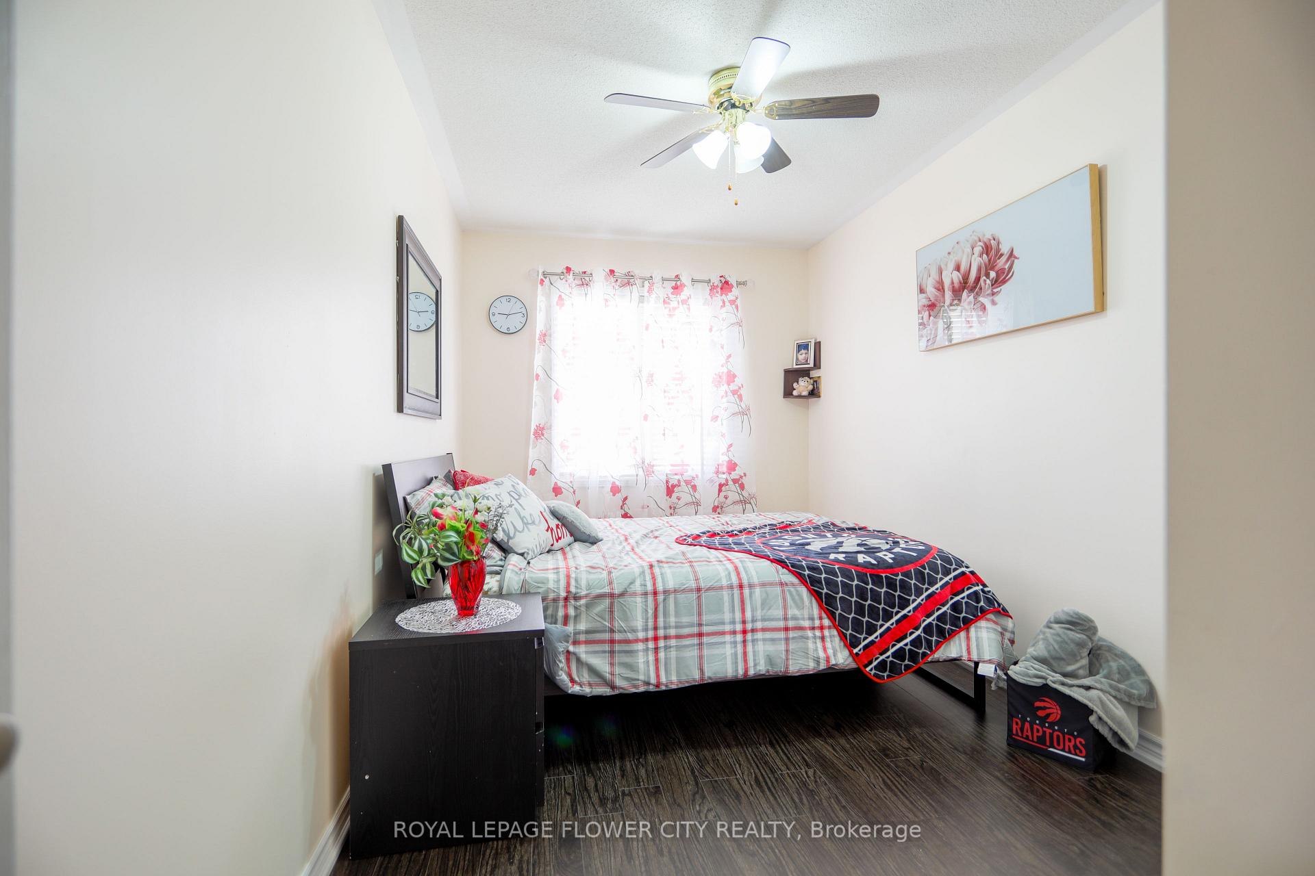 Photo 15 of 42 Lander Crescent N, Clarington, Bowmanville — HOMEH