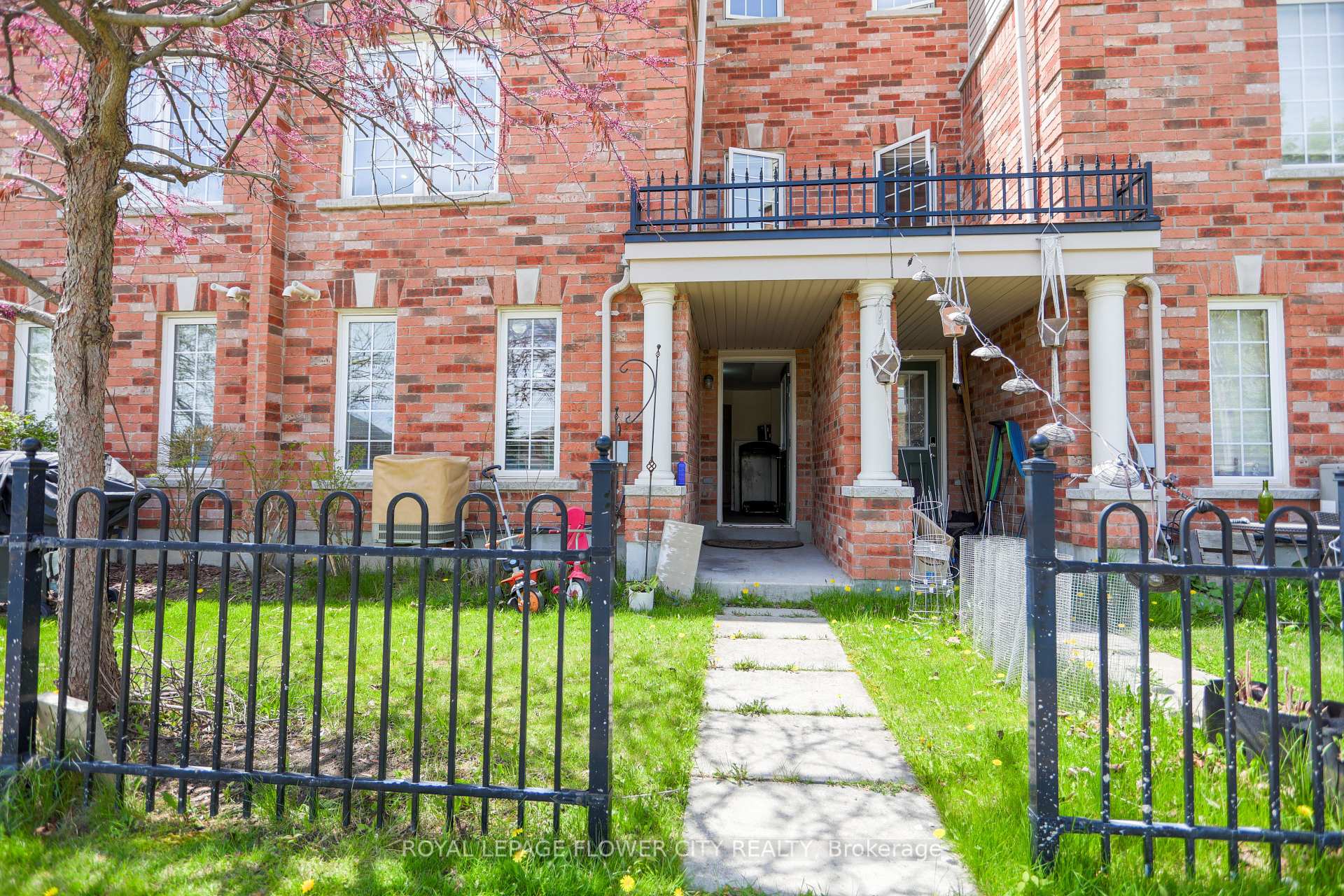 Photo 26 of 42 Lander Crescent N, Clarington, Bowmanville — HOMEH