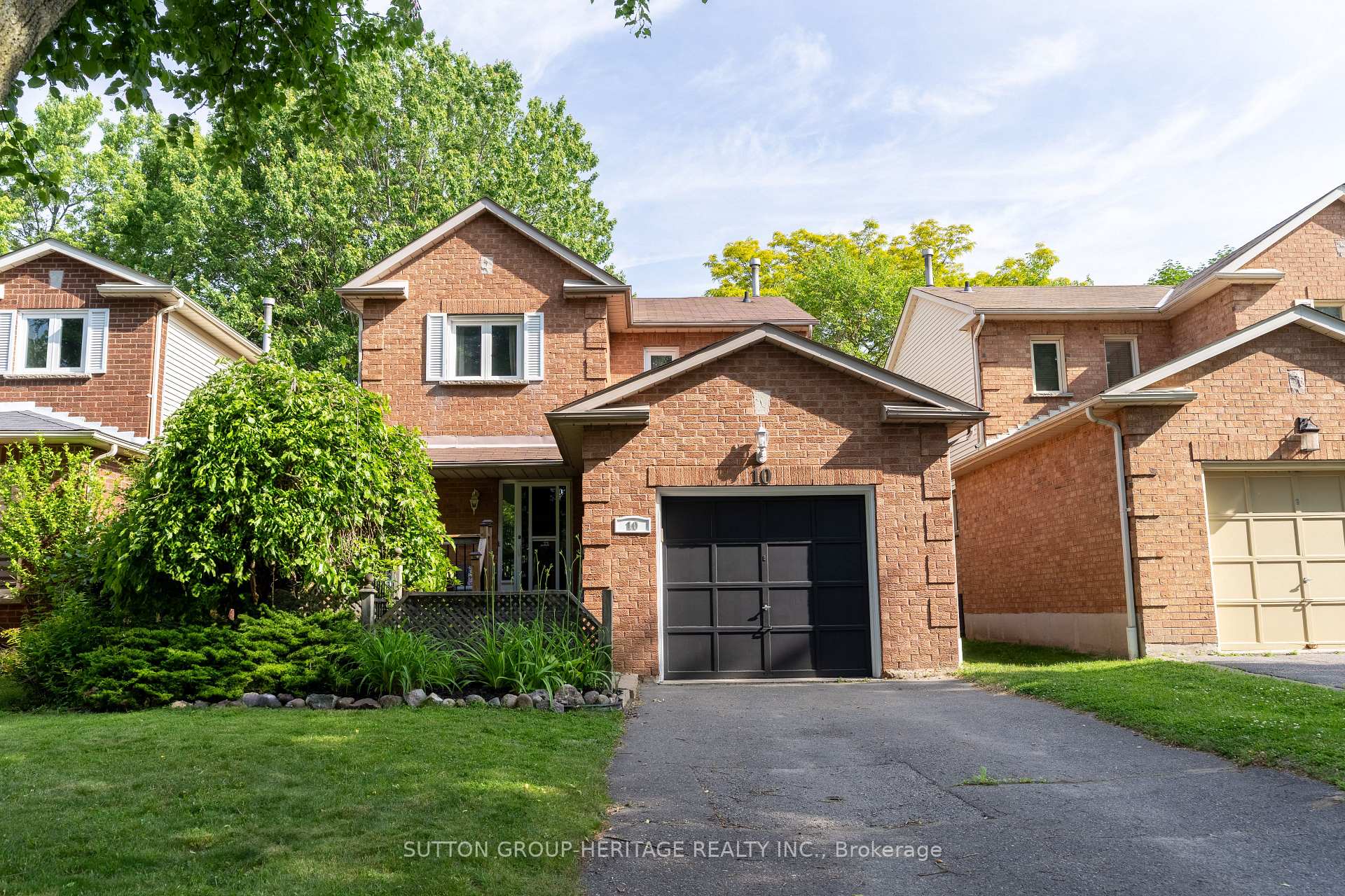 Front of 10 Houghton Court