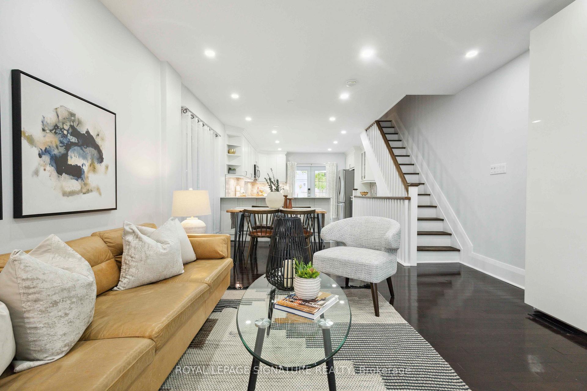 Photo 3 of 368 Coxwell Avenue, Toronto, Greenwood-Coxwell — HOMEH