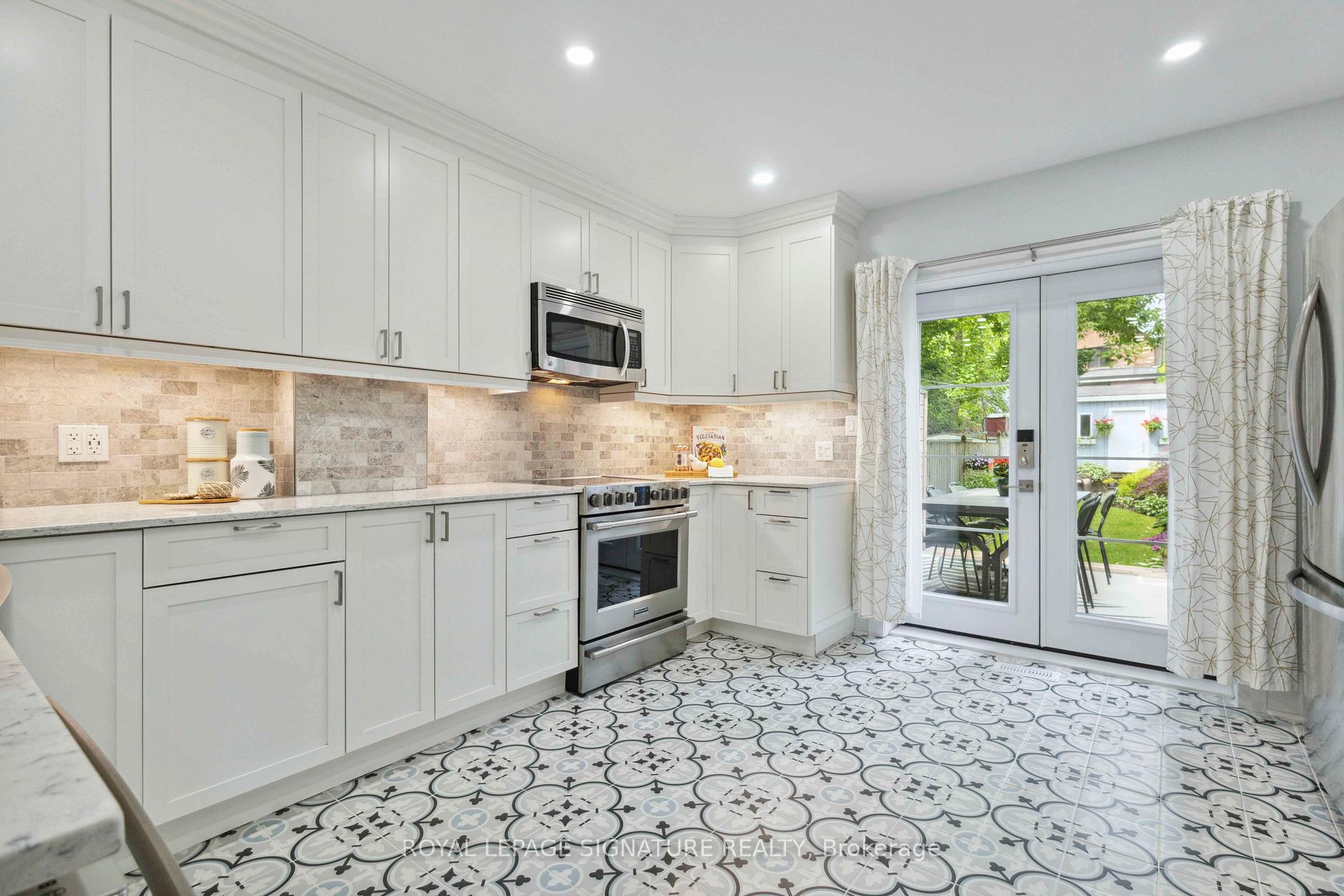 Photo 9 of 368 Coxwell Avenue, Toronto, Greenwood-Coxwell — HOMEH