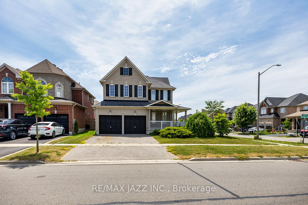 Photo 24 of 57 McBride Avenue, Clarington, Bowmanville — HOMEH
