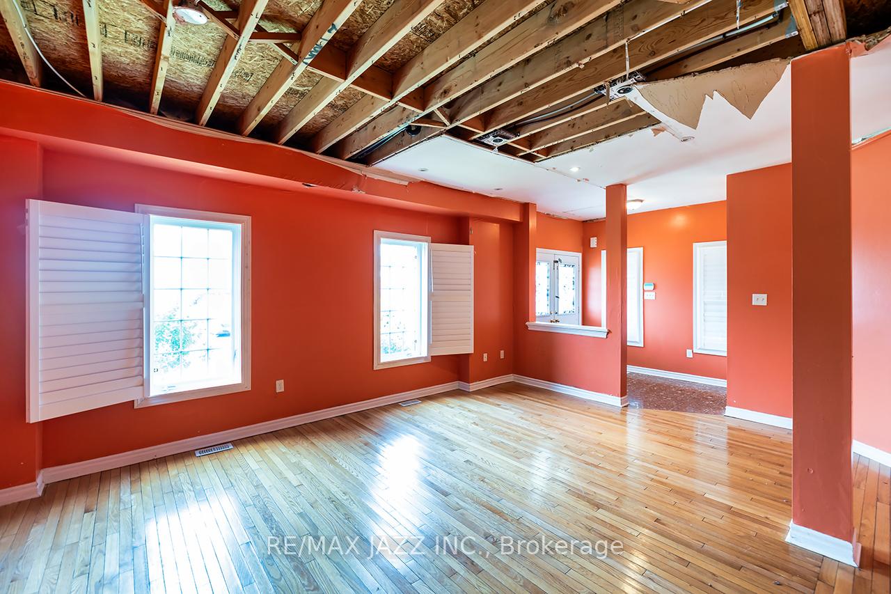 Photo 6 of 57 McBride Avenue, Clarington, Bowmanville — HOMEH