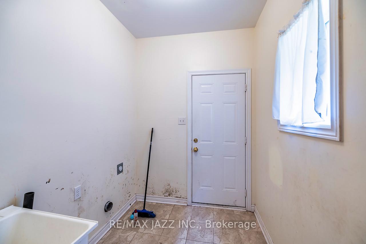 Photo 11 of 57 McBride Avenue, Clarington, Bowmanville — HOMEH