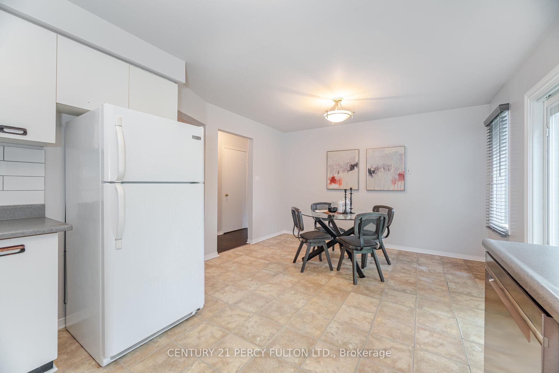 Photo 12 of 42 Bennett Avenue, Ajax, Central — HOMEH