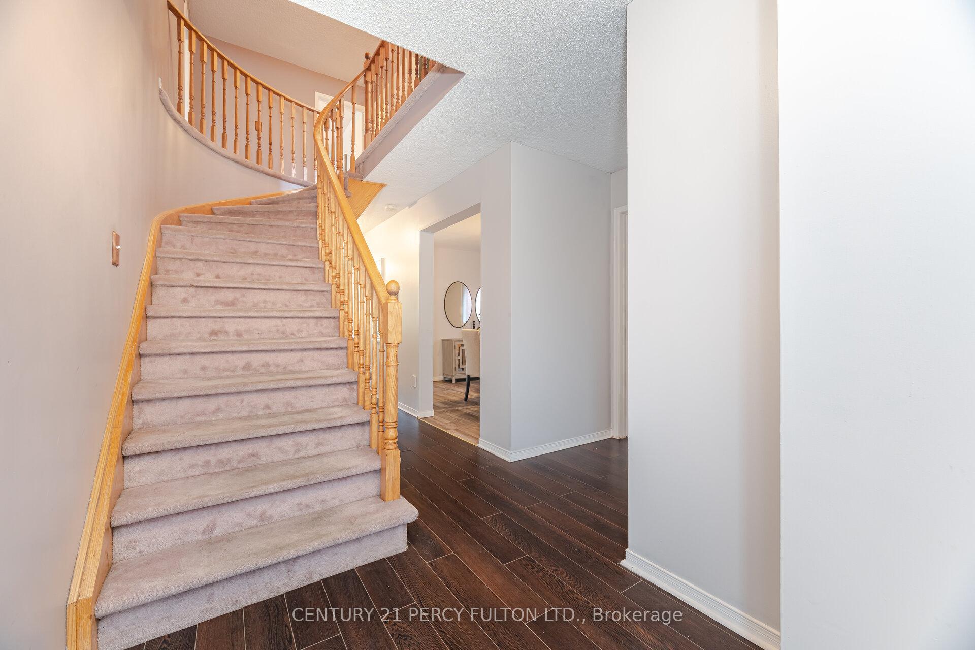 Photo 19 of 42 Bennett Avenue, Ajax, Central — HOMEH