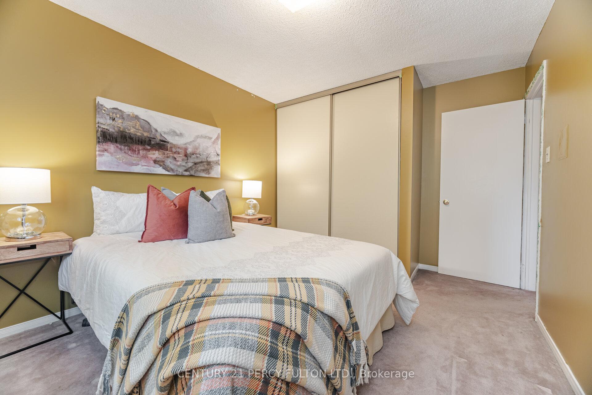 Photo 23 of 42 Bennett Avenue, Ajax, Central — HOMEH